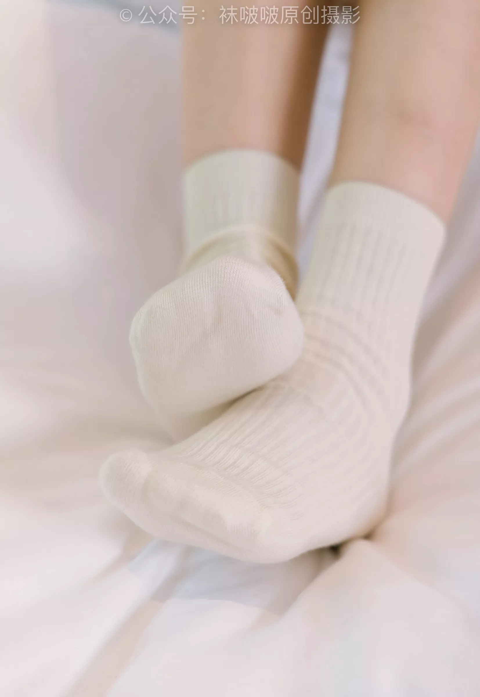 小安 运动鞋、白棉袜、裸足【139P】 BoBoSocks袜啵啵 No.176 P.20