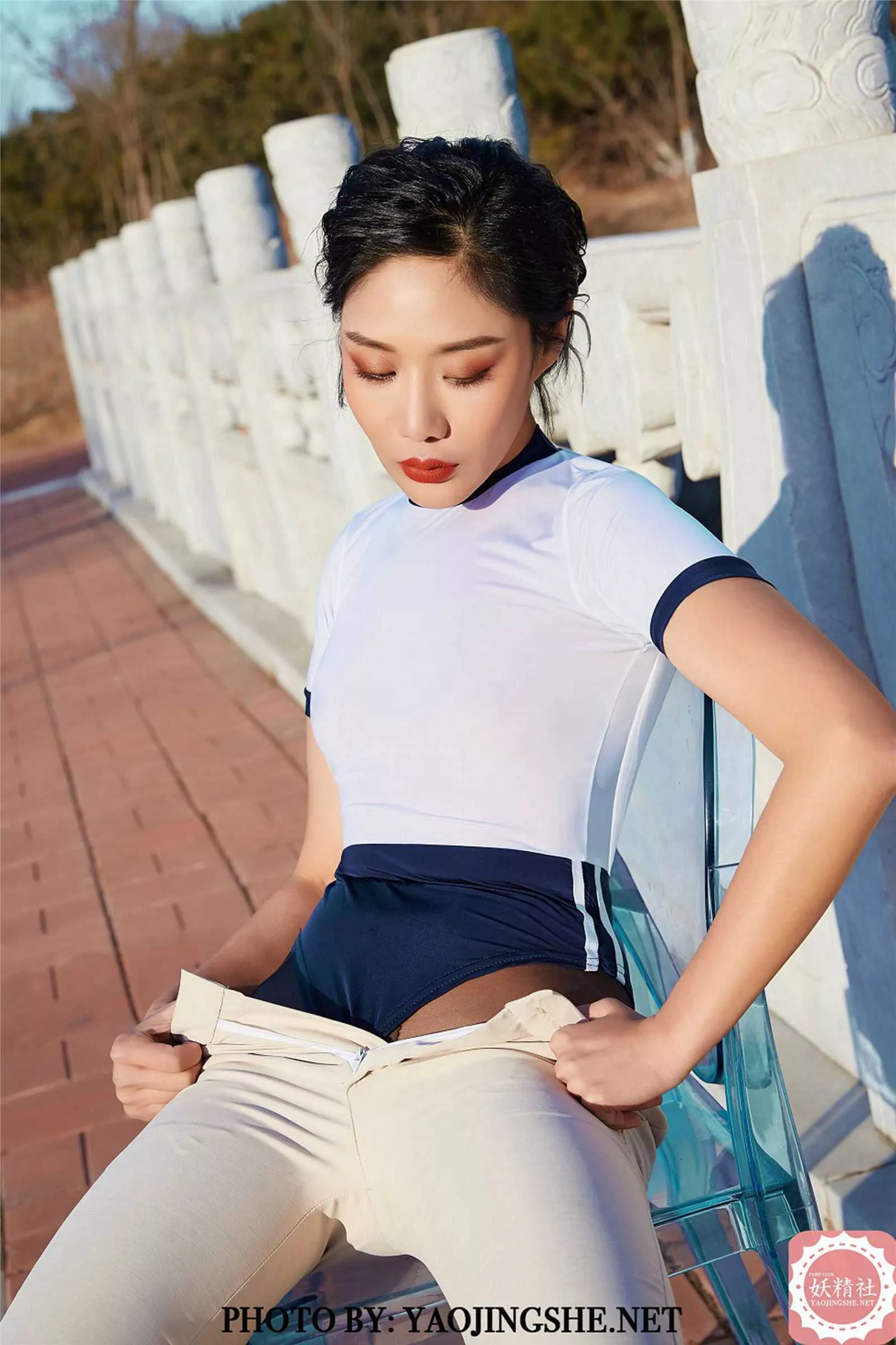 妖精社 丝袜写真 蜜丝 可可《裤子里的美丝》 P.5