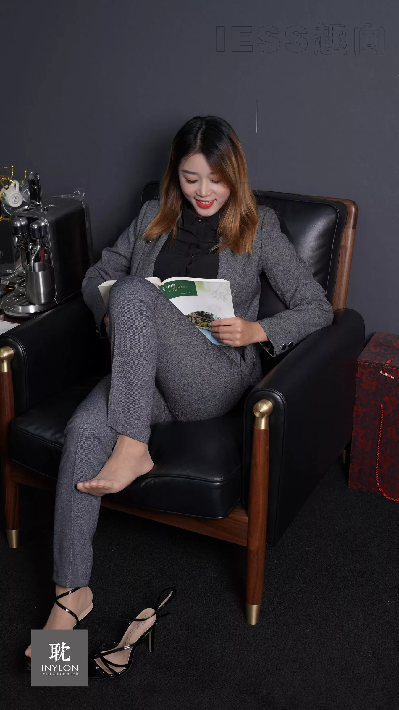 【IESS普惠集】 172 模特小婧 《多读书》 P.15