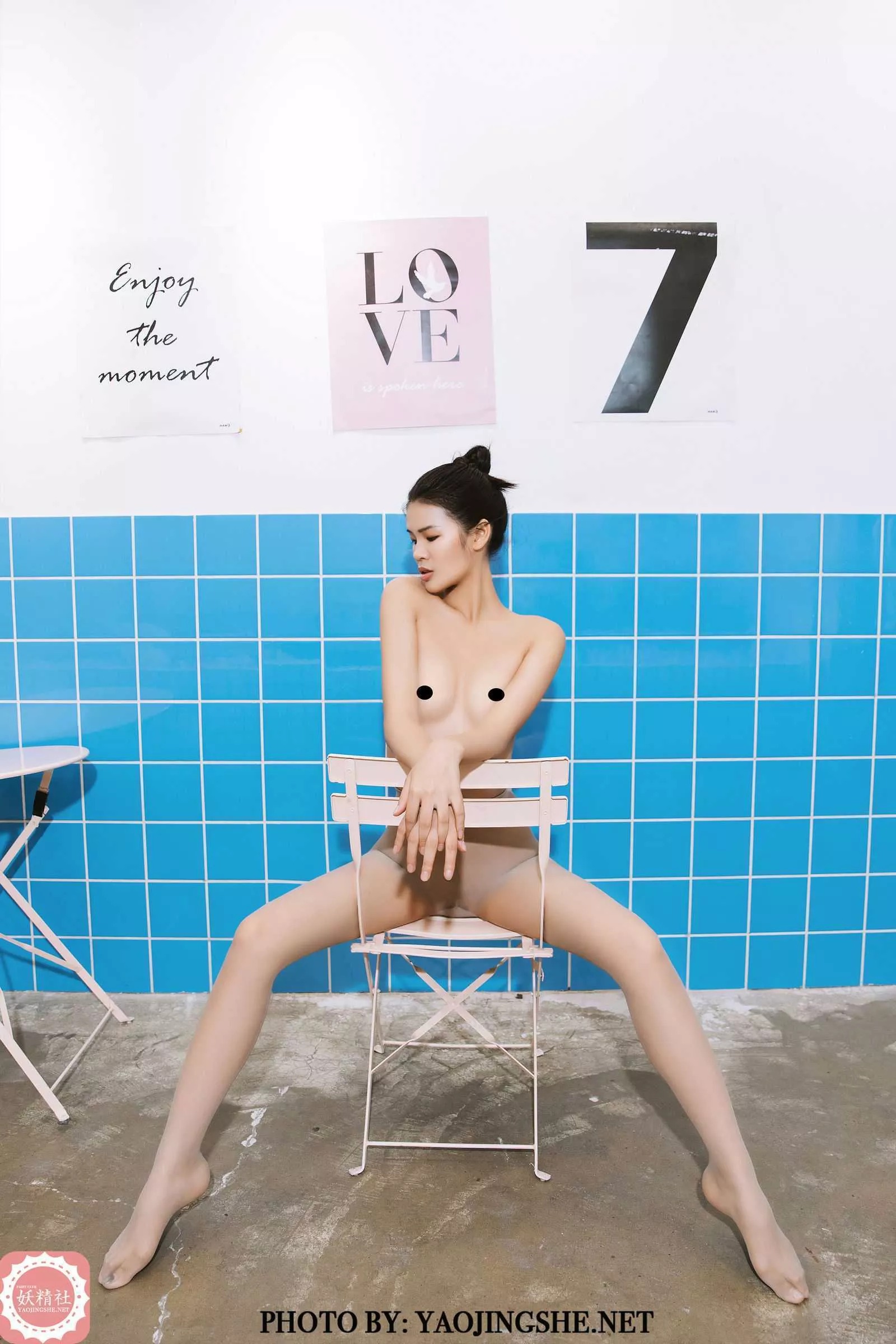 妖精社 丝袜写真 珍珍《彩球浴室》 蜜丝 P.11