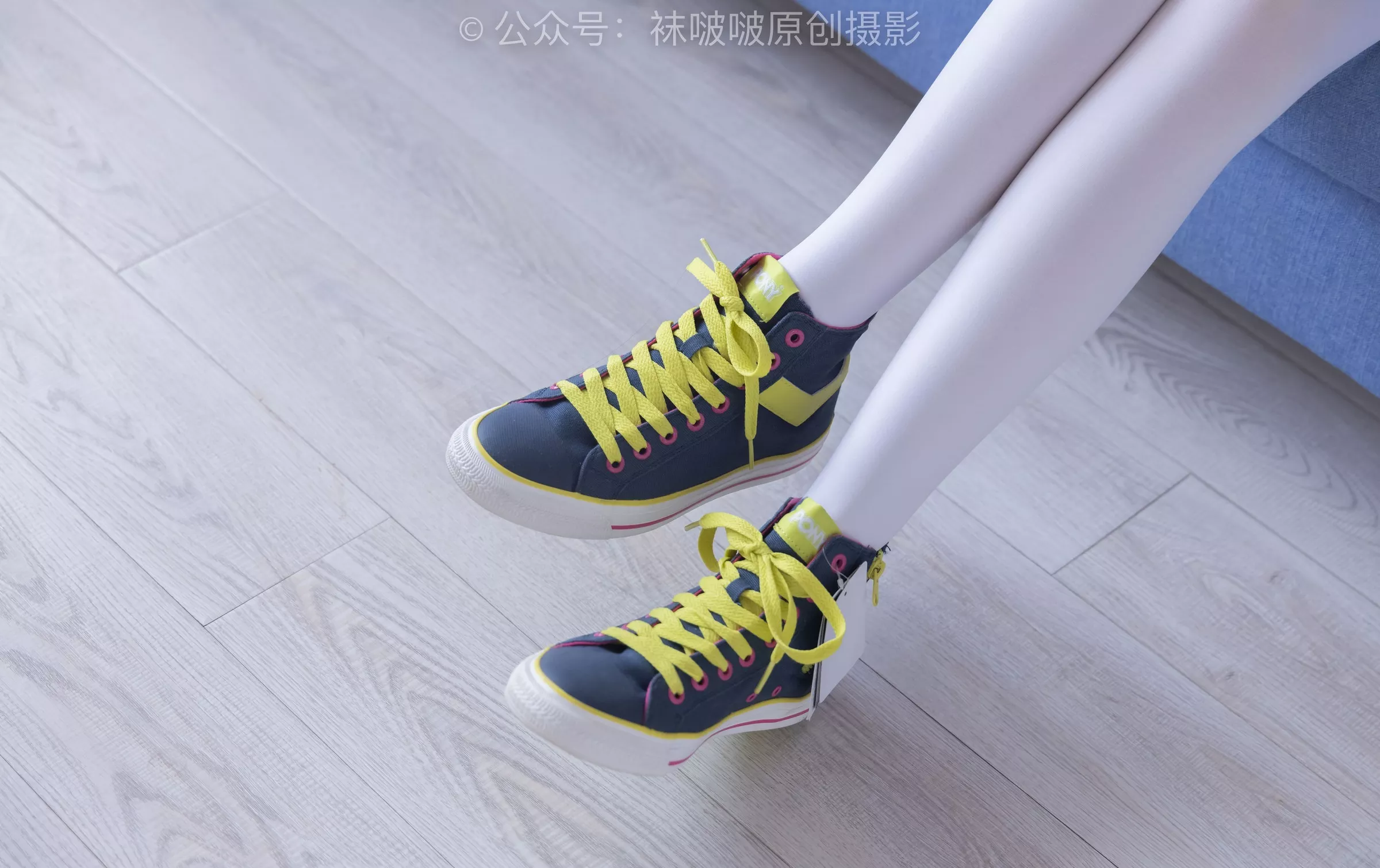No.215 BoBoSocks袜啵啵 三双帆布鞋板鞋、厚白丝、黑丝【144P】 小甜豆 P.1