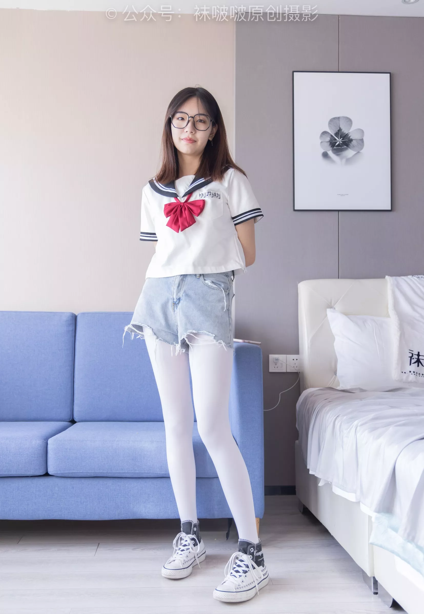 No.215 BoBoSocks袜啵啵 小甜豆 三双帆布鞋板鞋、厚白丝、黑丝【144P】 P.2
