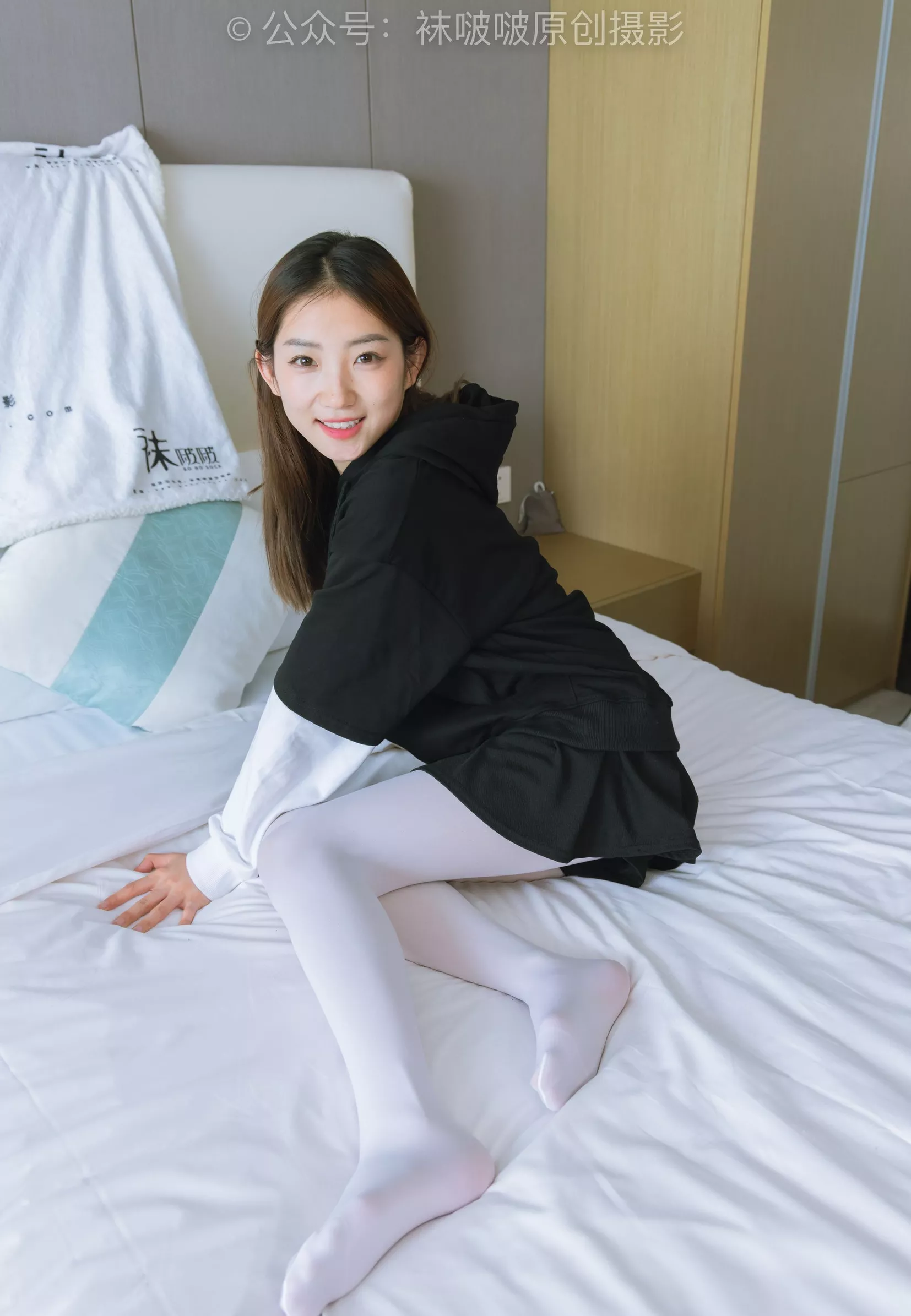 小沫 BoBoSocks袜啵啵 No.214 黑色运动鞋、厚白丝【142P】 P.4
