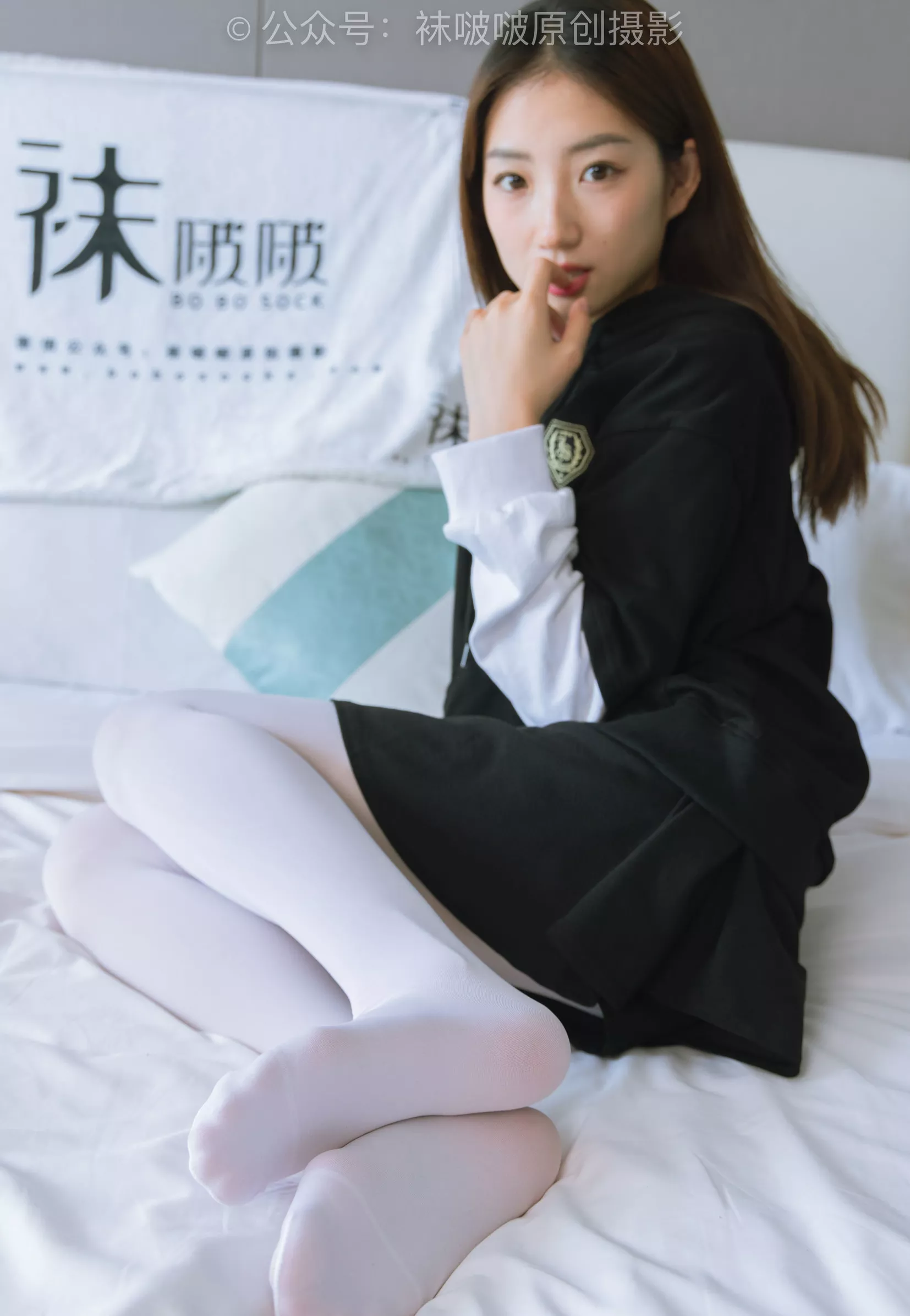 No.214 BoBoSocks袜啵啵 黑色运动鞋、厚白丝【142P】 小沫 P.10