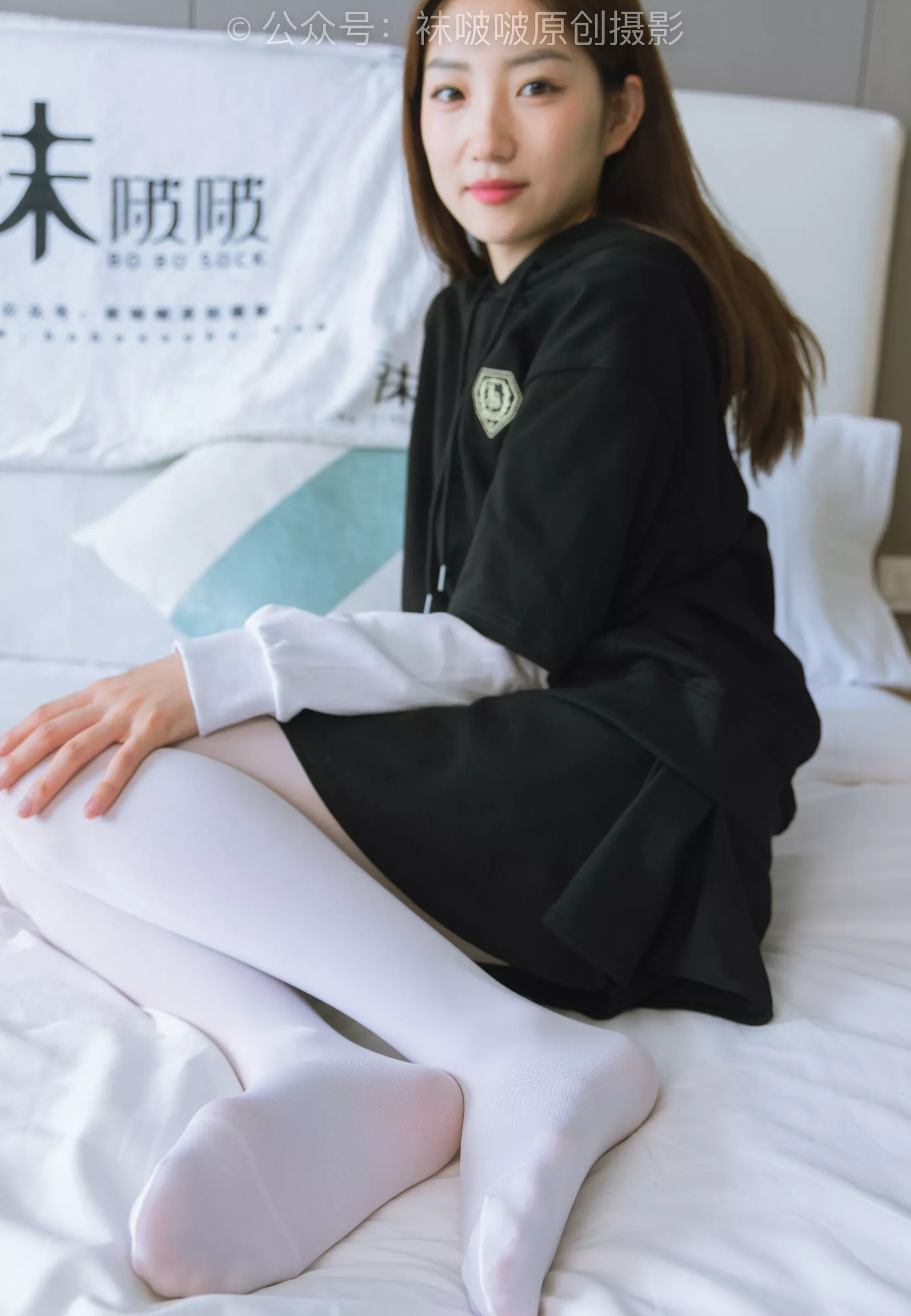 No.214 BoBoSocks袜啵啵 黑色运动鞋、厚白丝【142P】 小沫 P.10