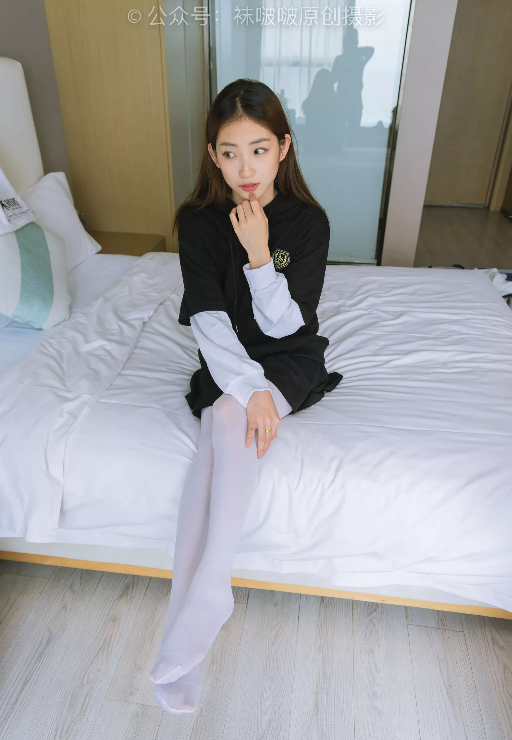 小沫 BoBoSocks袜啵啵 No.214 黑色运动鞋、厚白丝【142P】 P.23
