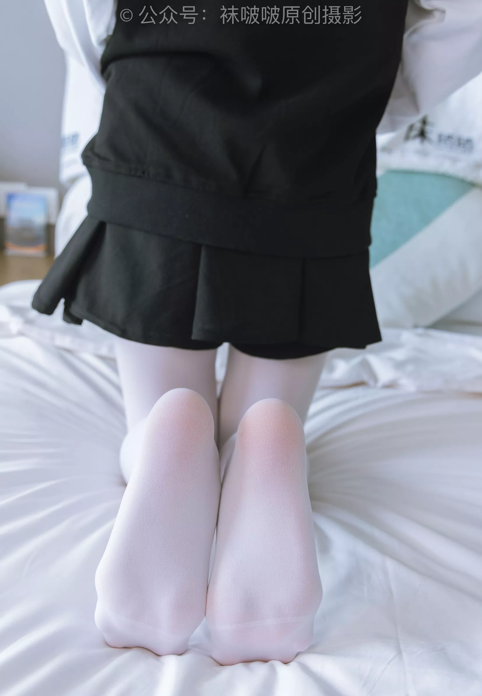 No.214 黑色运动鞋、厚白丝【142P】 小沫 BoBoSocks袜啵啵 P.8