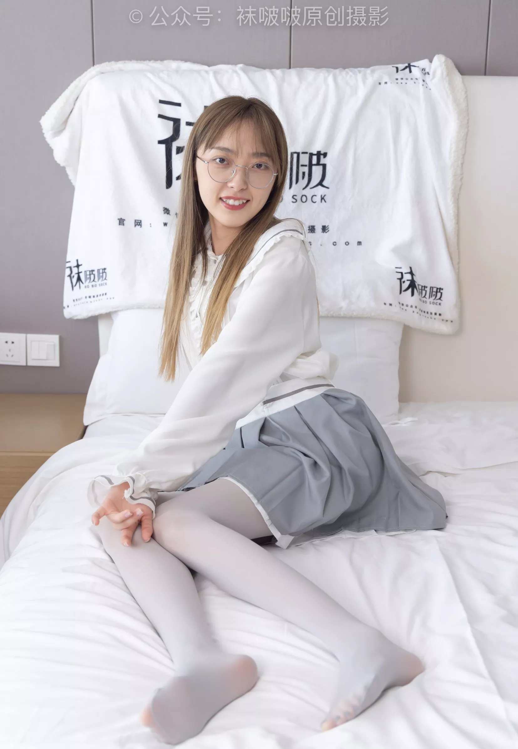 BoBoSocks袜啵啵 No.213 黑皮鞋、厚灰丝【140P】 稚予 P.2