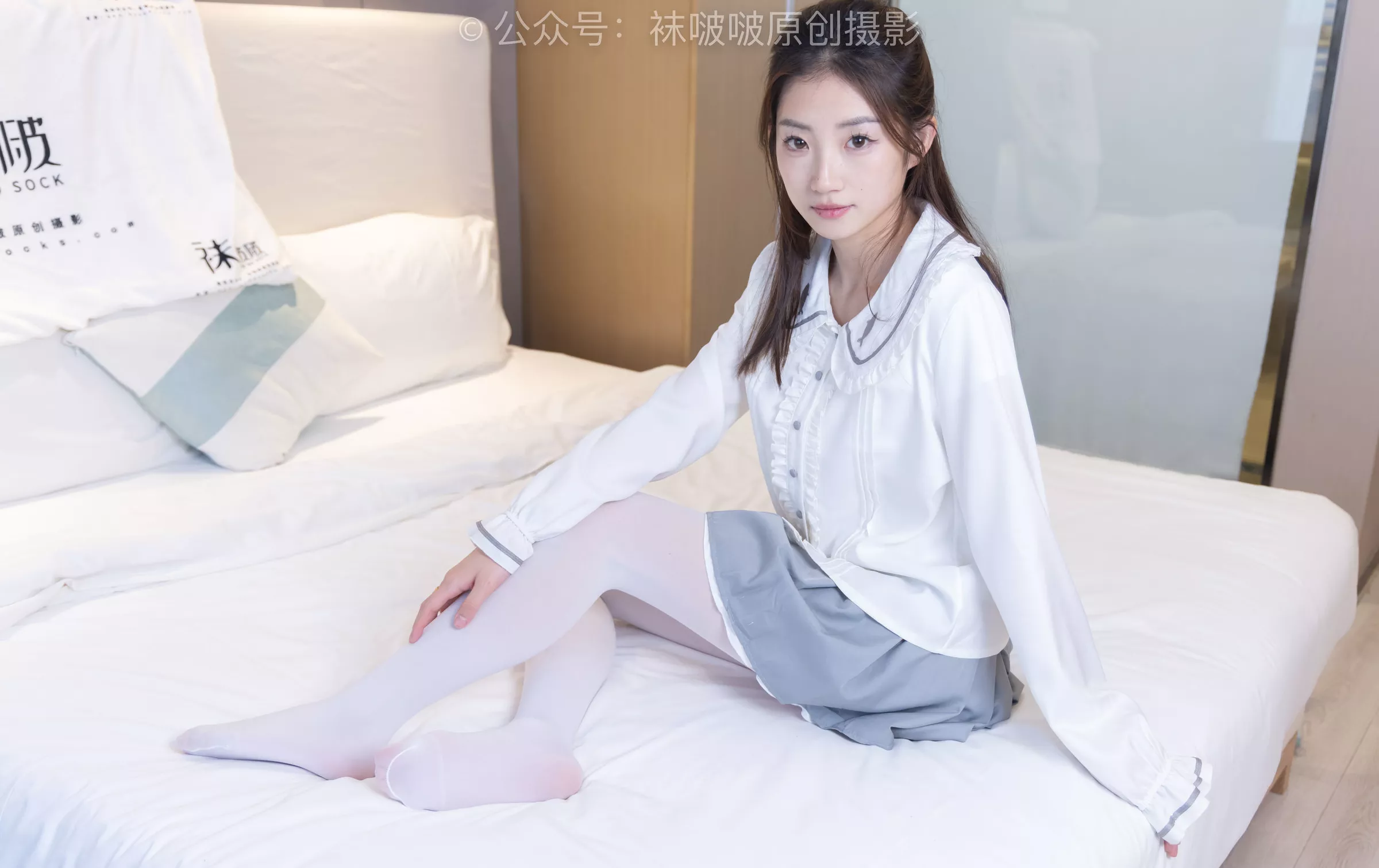 No.211 高跟鞋、厚白丝【142P】 BoBoSocks袜啵啵 小沫 P.6