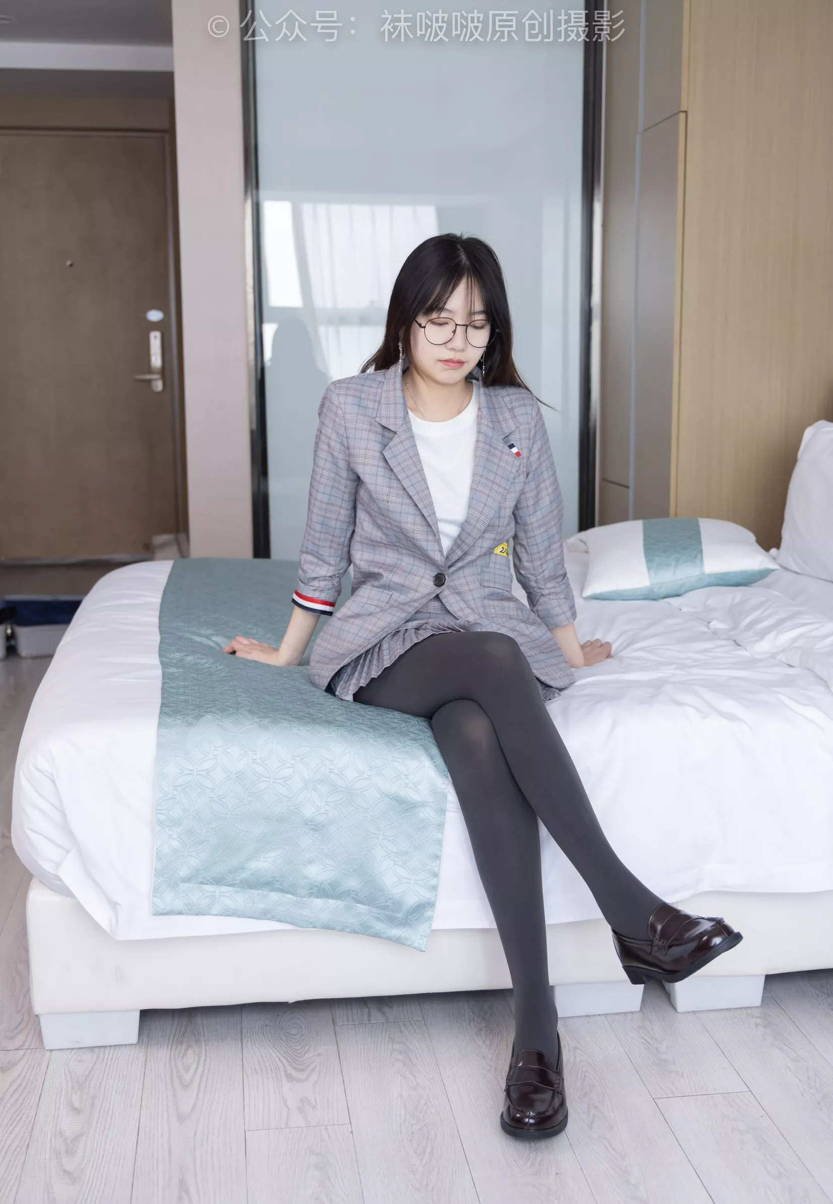 No.210 皮鞋、厚灰丝、ol装【140P】 小甜豆 BoBoSocks袜啵啵 P.18