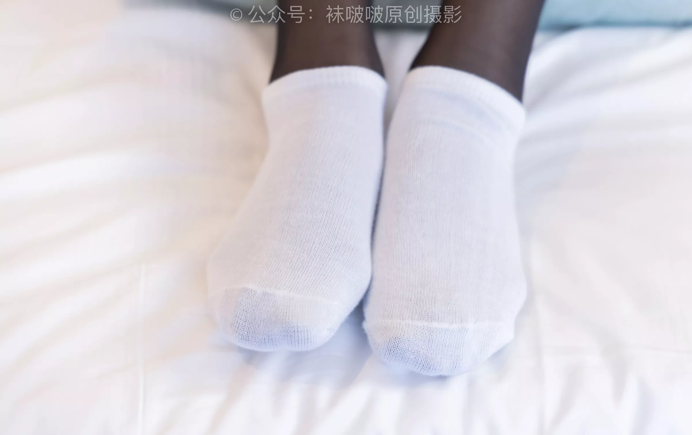 BoBoSocks袜啵啵 红色匡威板鞋、短筒白棉袜、黑丝【146P】 小沫 No.208 P.28