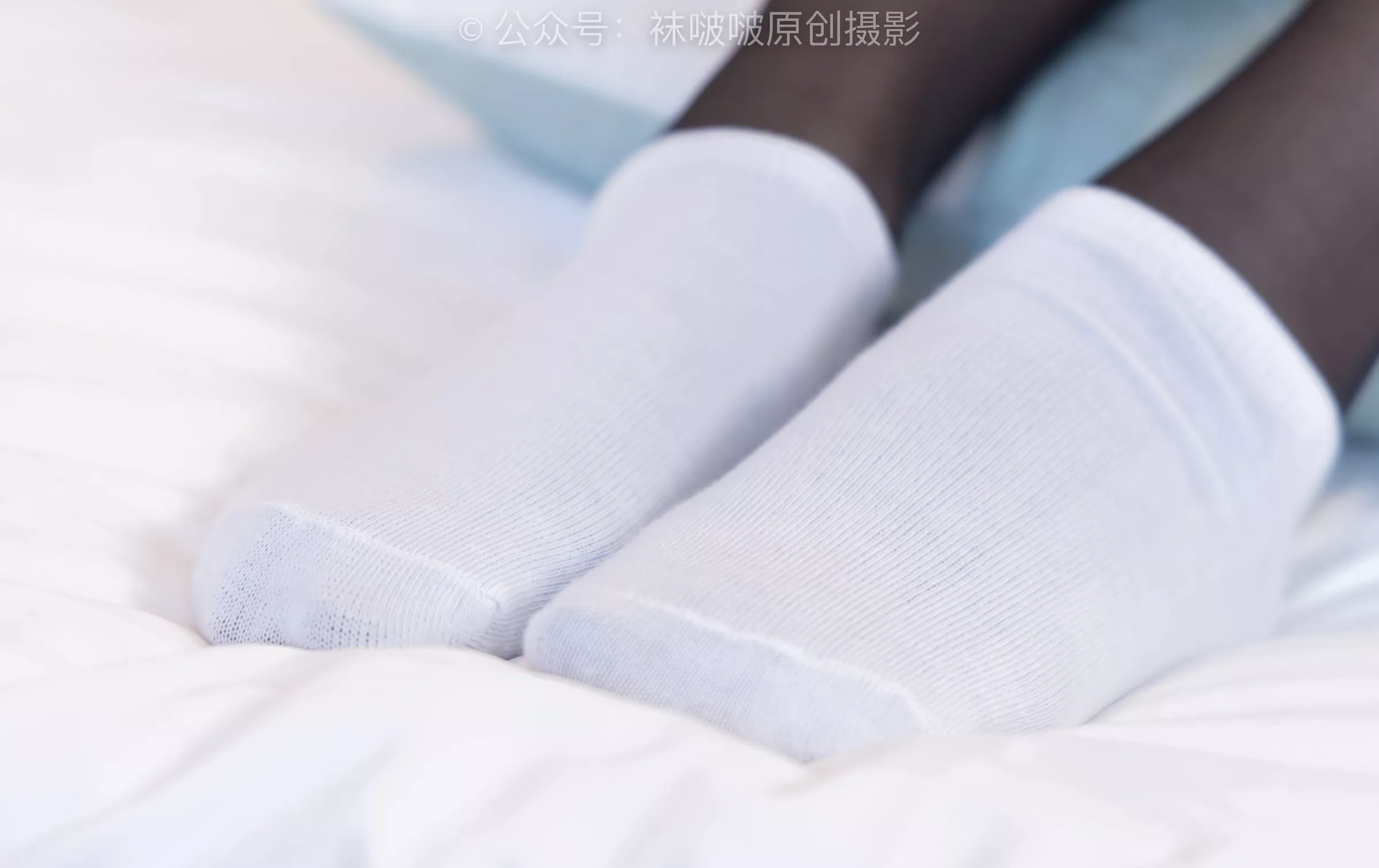 小沫 红色匡威板鞋、短筒白棉袜、黑丝【146P】 BoBoSocks袜啵啵 No.208 P.4