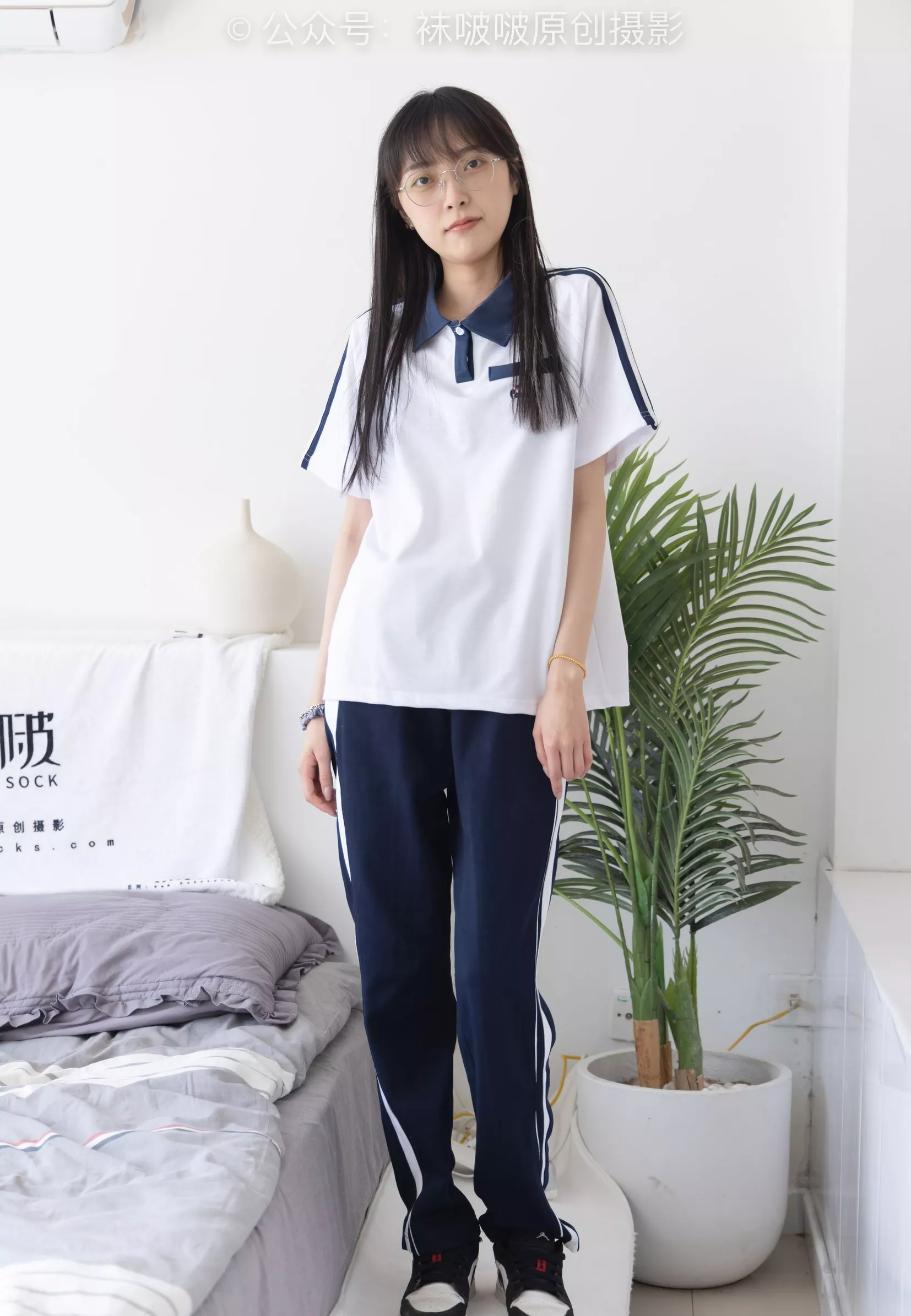 BoBoSocks袜啵啵 No.207 aj板鞋、白棉袜、油亮白丝、校服裤里丝【140P】 稚予 P.2