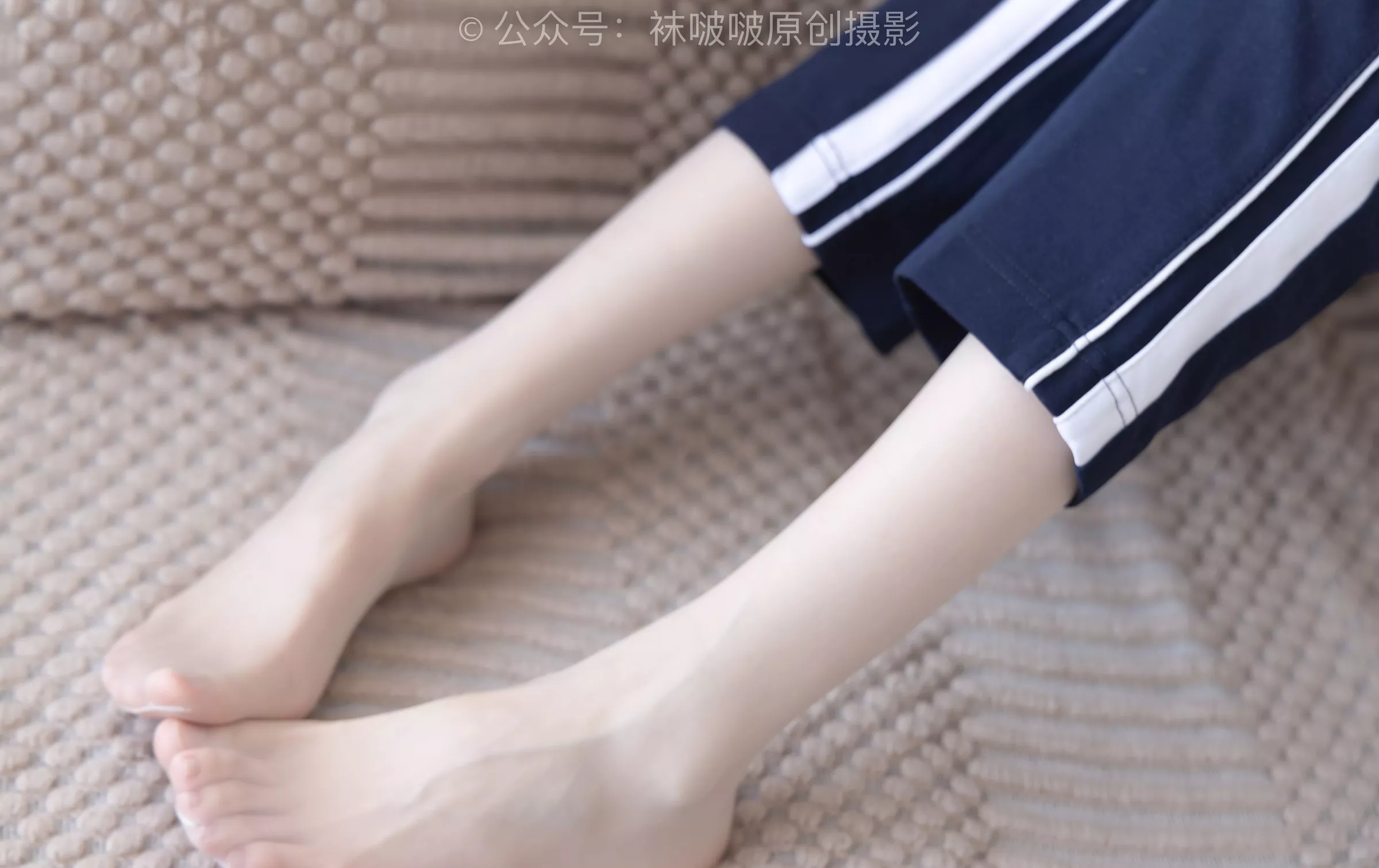 稚予 BoBoSocks袜啵啵 aj板鞋、白棉袜、油亮白丝、校服裤里丝【140P】 No.207 P.3