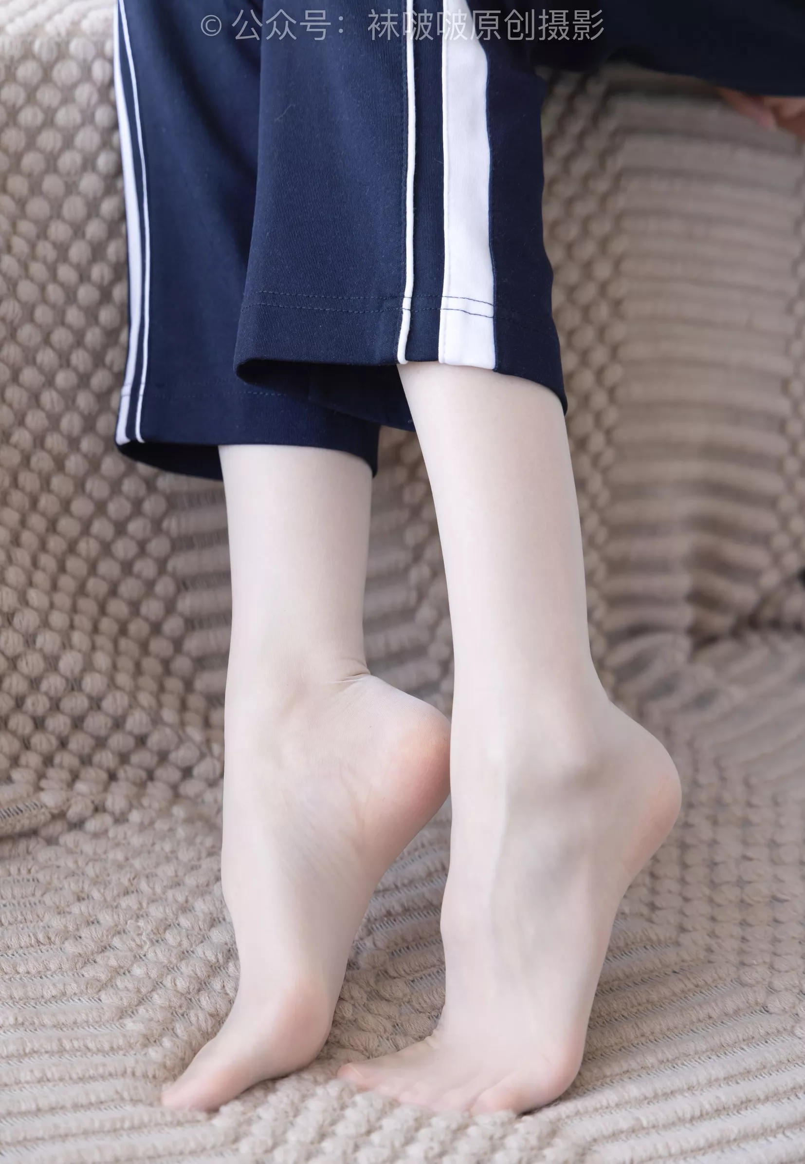 稚予 BoBoSocks袜啵啵 aj板鞋、白棉袜、油亮白丝、校服裤里丝【140P】 No.207 P.3