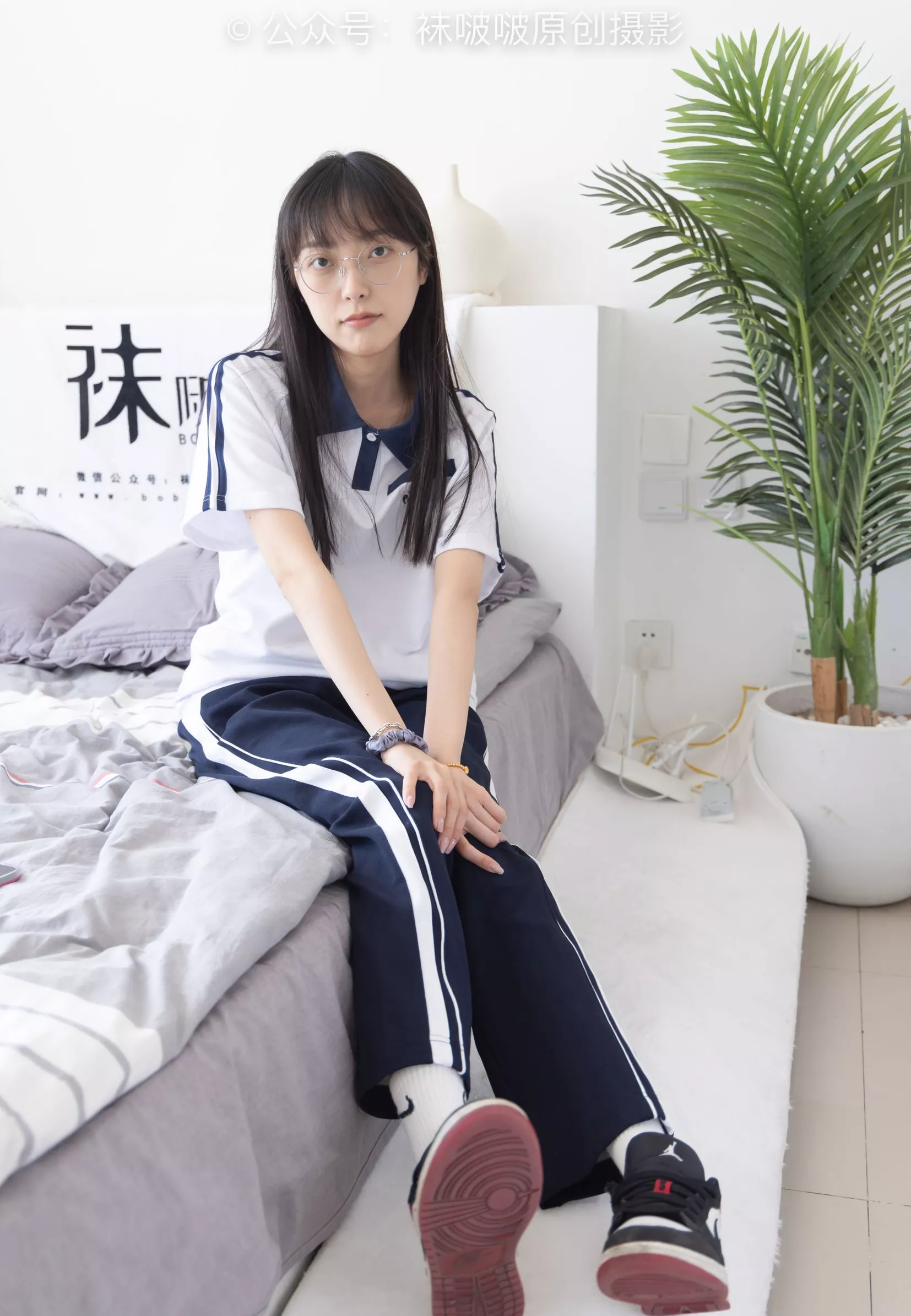 BoBoSocks袜啵啵 No.207 aj板鞋、白棉袜、油亮白丝、校服裤里丝【140P】 稚予 P.2