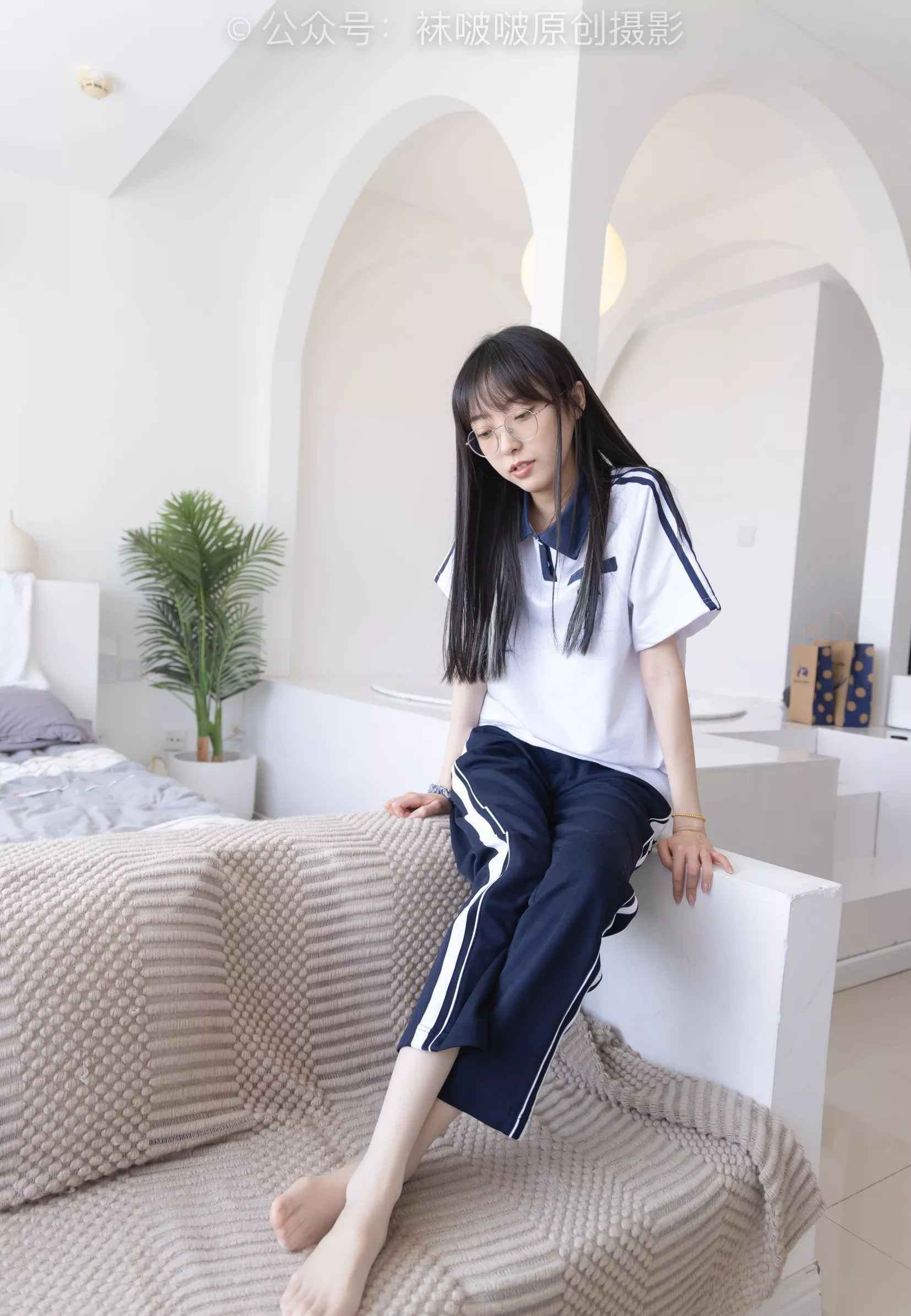 BoBoSocks袜啵啵 No.207 aj板鞋、白棉袜、油亮白丝、校服裤里丝【140P】 稚予 P.2