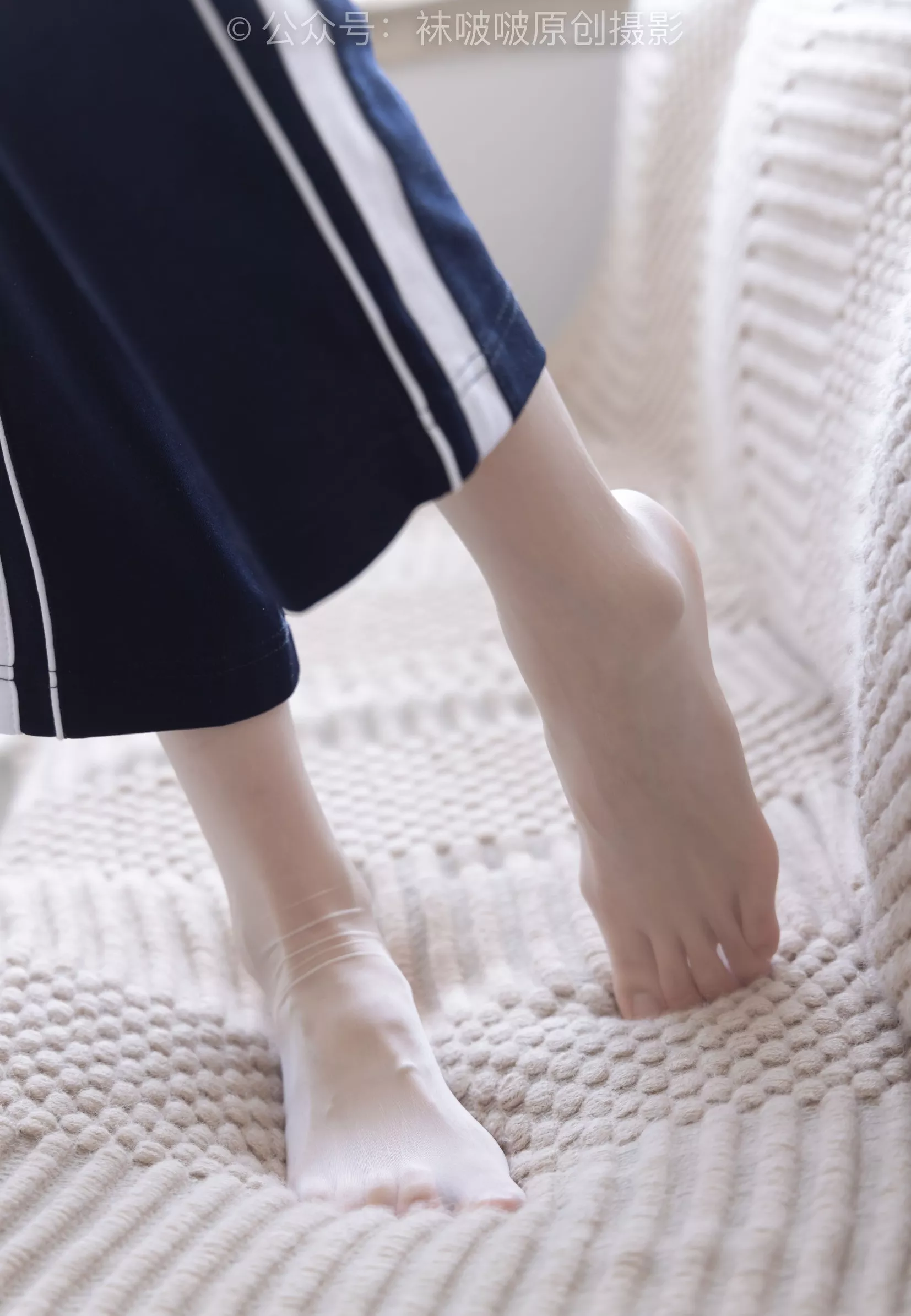 BoBoSocks袜啵啵 No.207 aj板鞋、白棉袜、油亮白丝、校服裤里丝【140P】 稚予 P.2