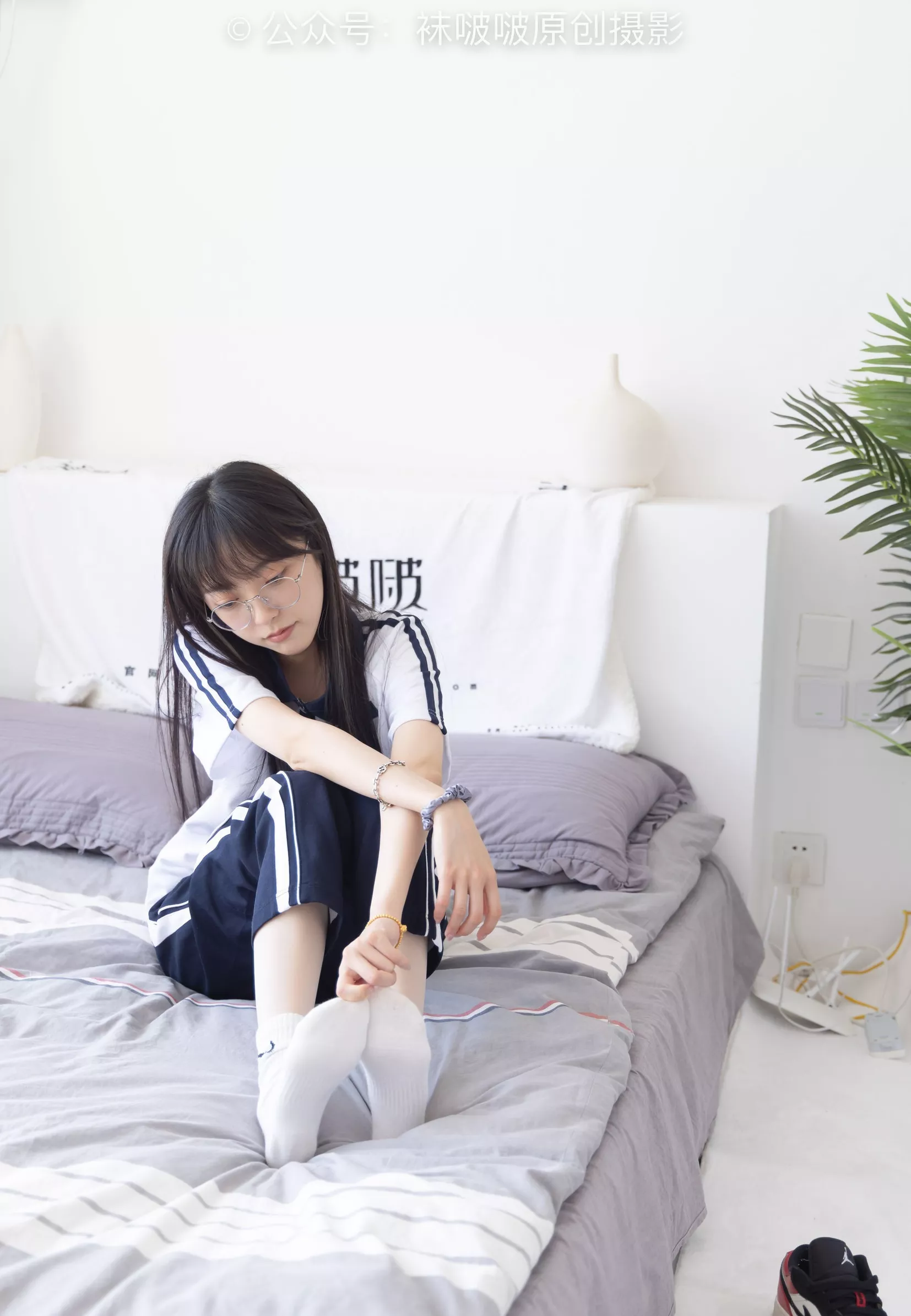 aj板鞋、白棉袜、油亮白丝、校服裤里丝【140P】 No.207 BoBoSocks袜啵啵 稚予 P.18