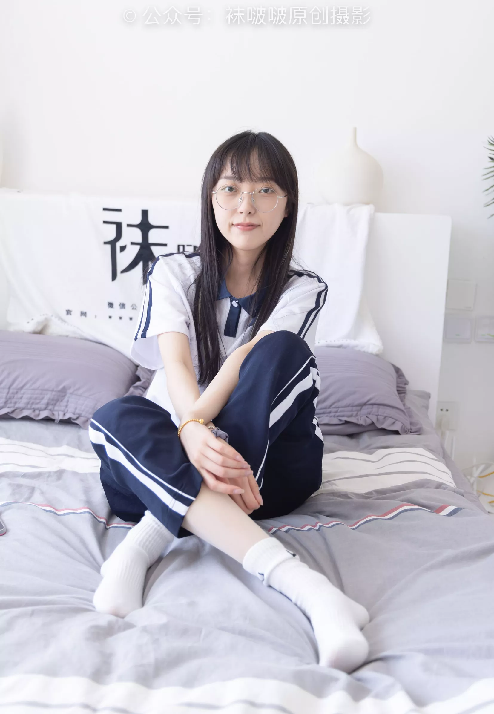 BoBoSocks袜啵啵 No.207 稚予 aj板鞋、白棉袜、油亮白丝、校服裤里丝【140P】 P.20