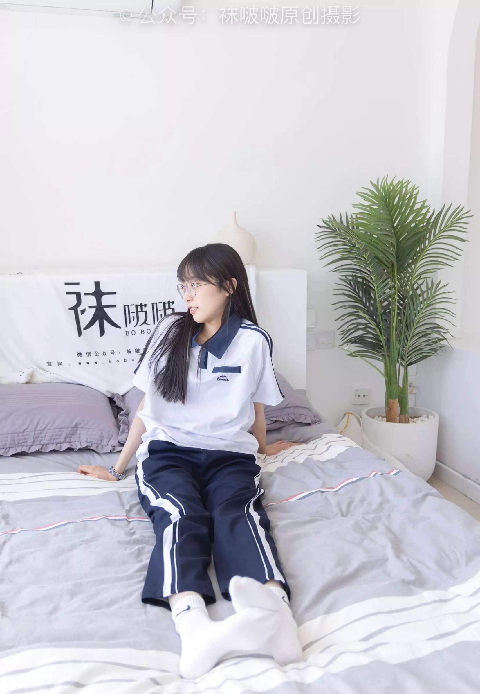 aj板鞋、白棉袜、油亮白丝、校服裤里丝【140P】 稚予 BoBoSocks袜啵啵 No.207 P.24
