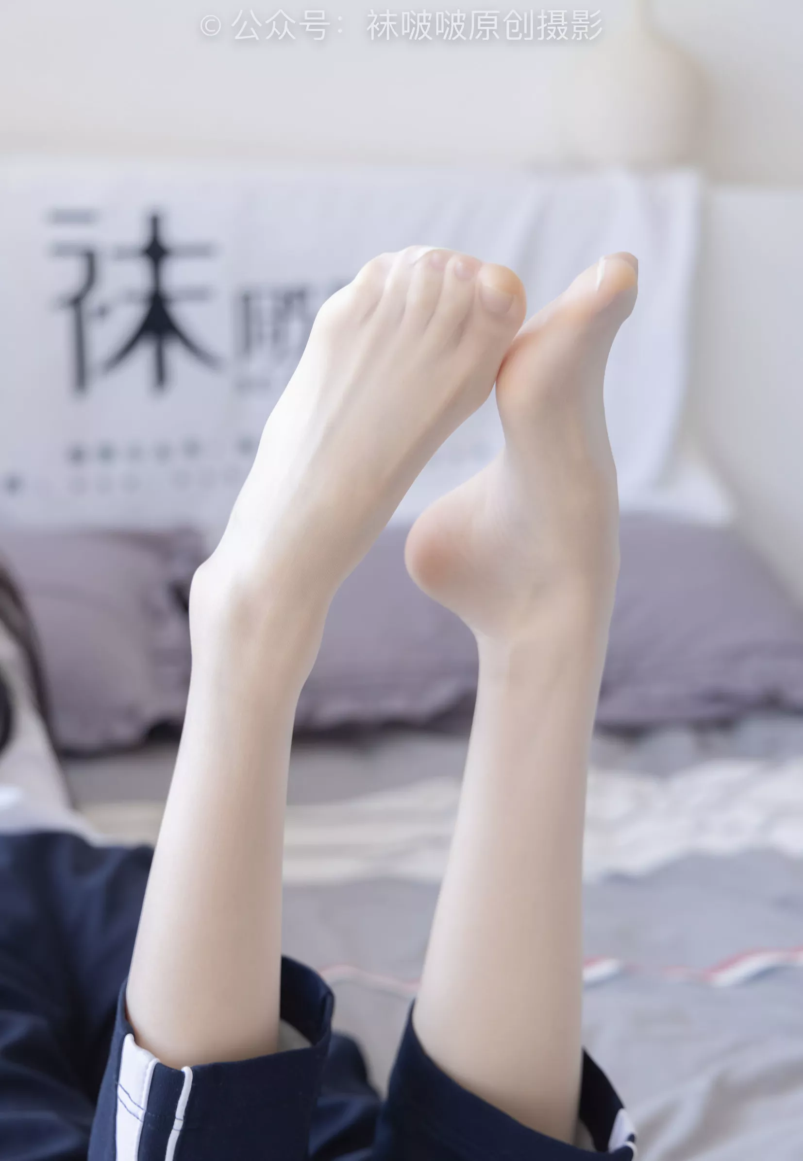 aj板鞋、白棉袜、油亮白丝、校服裤里丝【140P】 BoBoSocks袜啵啵 稚予 No.207 P.26