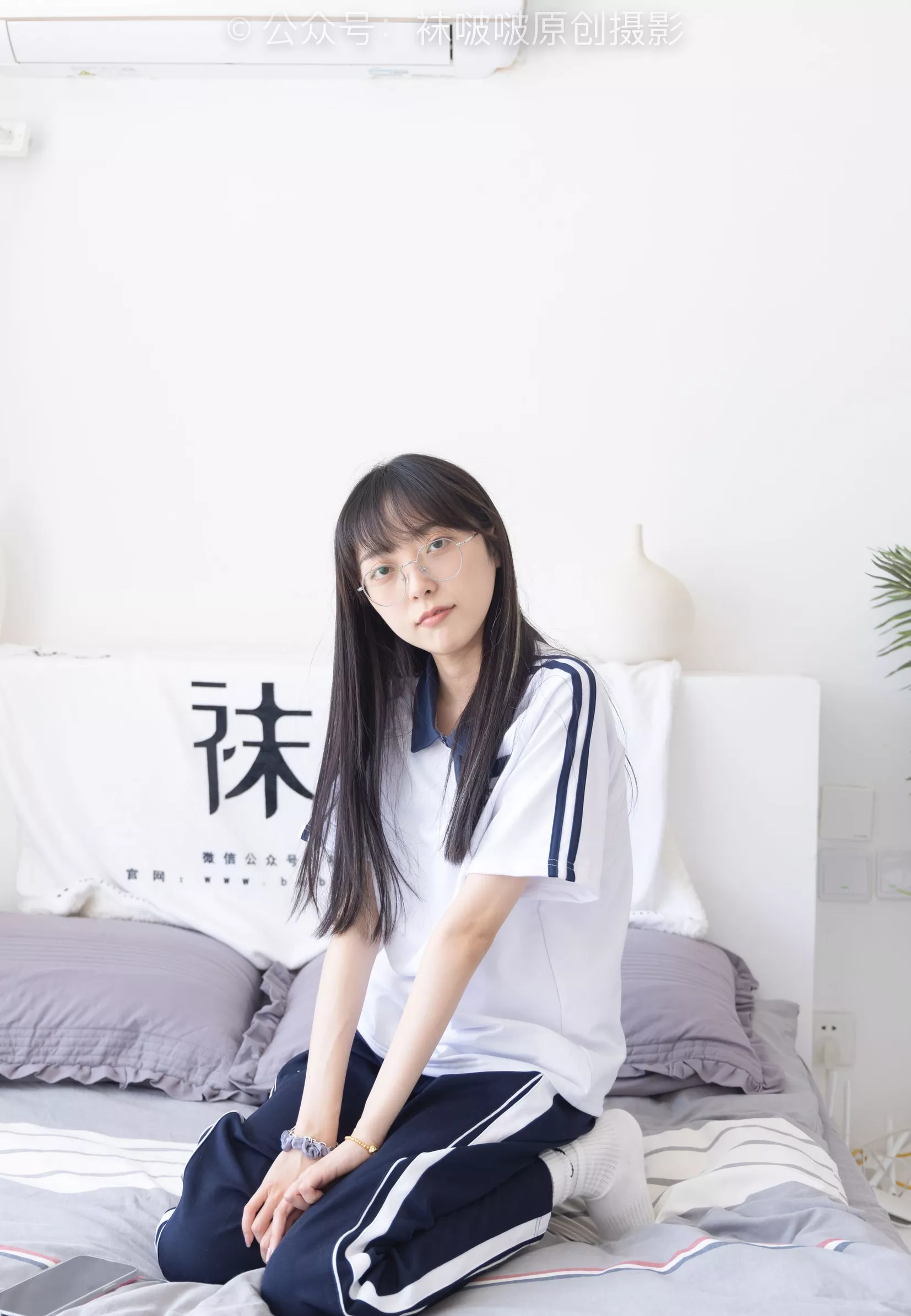 aj板鞋、白棉袜、油亮白丝、校服裤里丝【140P】 BoBoSocks袜啵啵 No.207 稚予 P.21