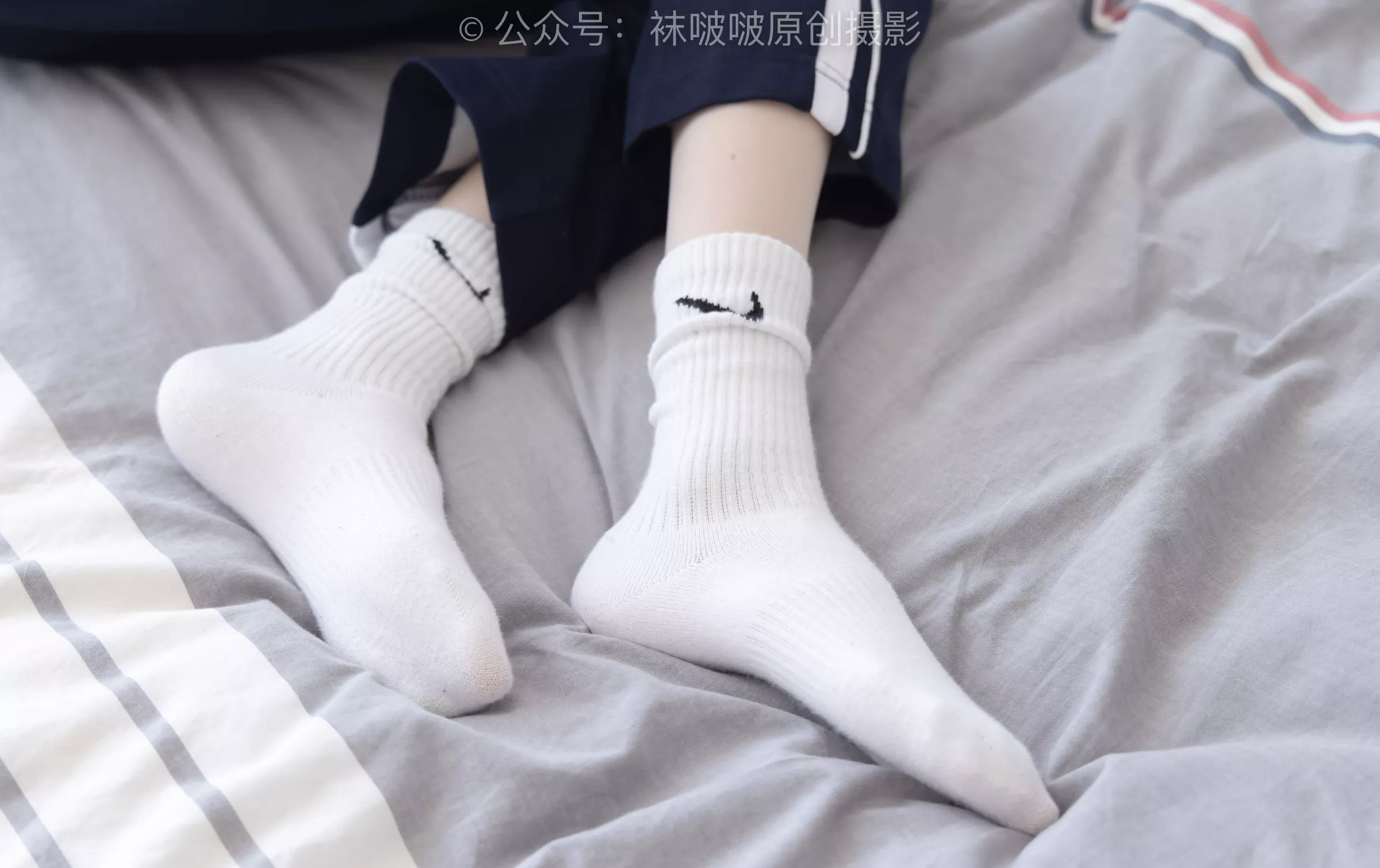 No.207 BoBoSocks袜啵啵 稚予 aj板鞋、白棉袜、油亮白丝、校服裤里丝【140P】 P.22