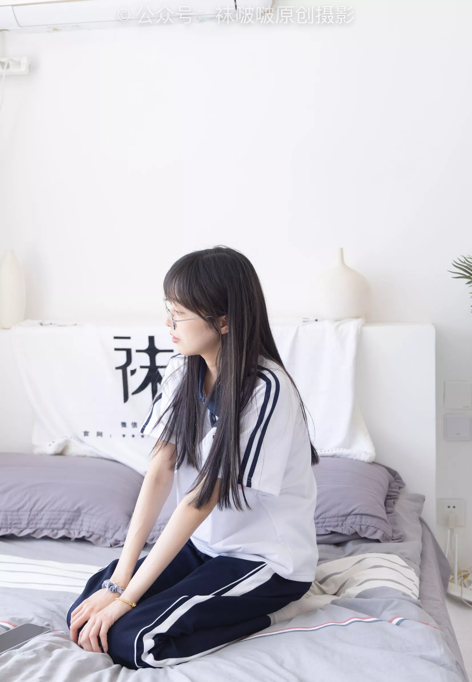 aj板鞋、白棉袜、油亮白丝、校服裤里丝【140P】 BoBoSocks袜啵啵 No.207 稚予 P.21