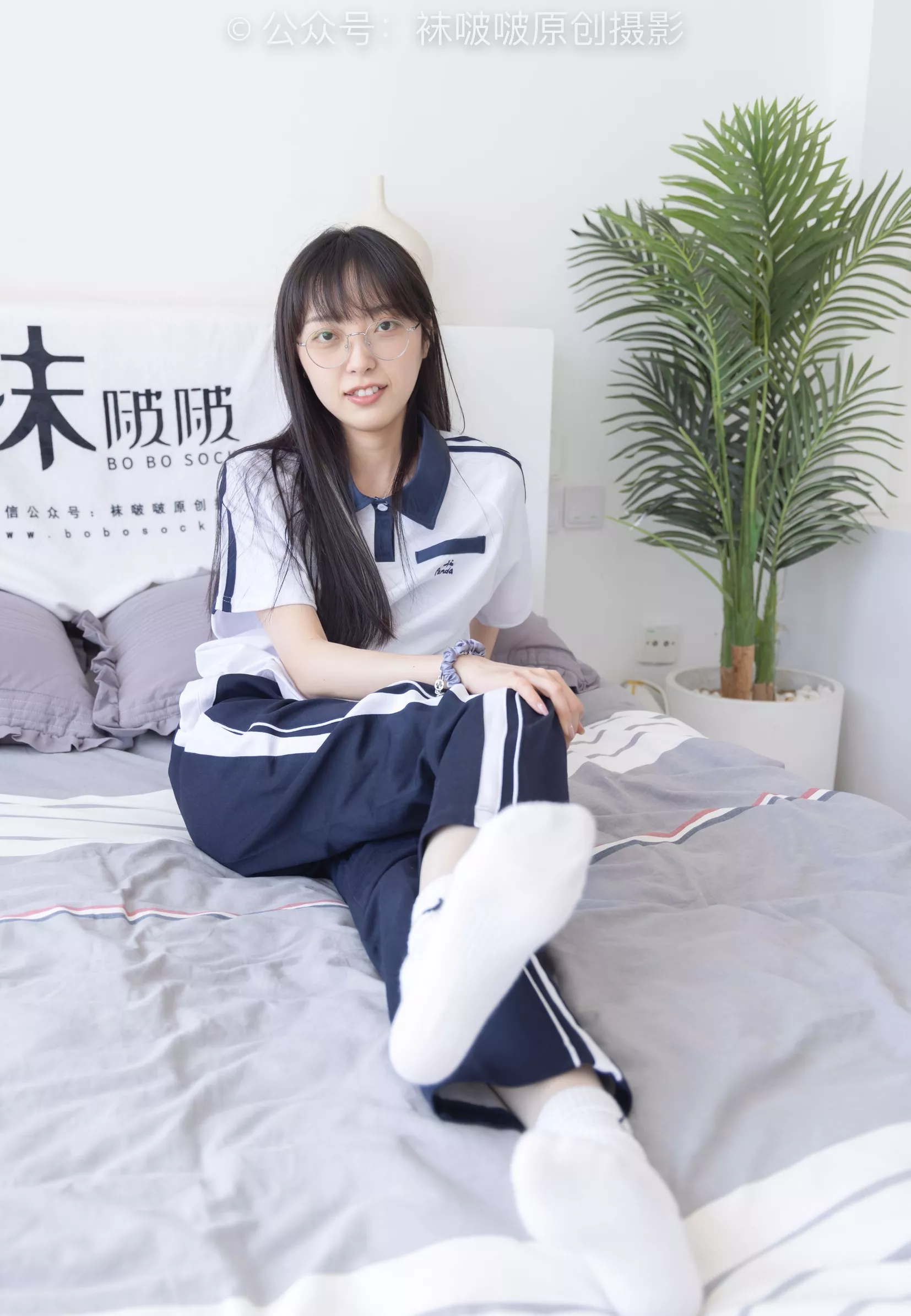 aj板鞋、白棉袜、油亮白丝、校服裤里丝【140P】 稚予 BoBoSocks袜啵啵 No.207 P.24