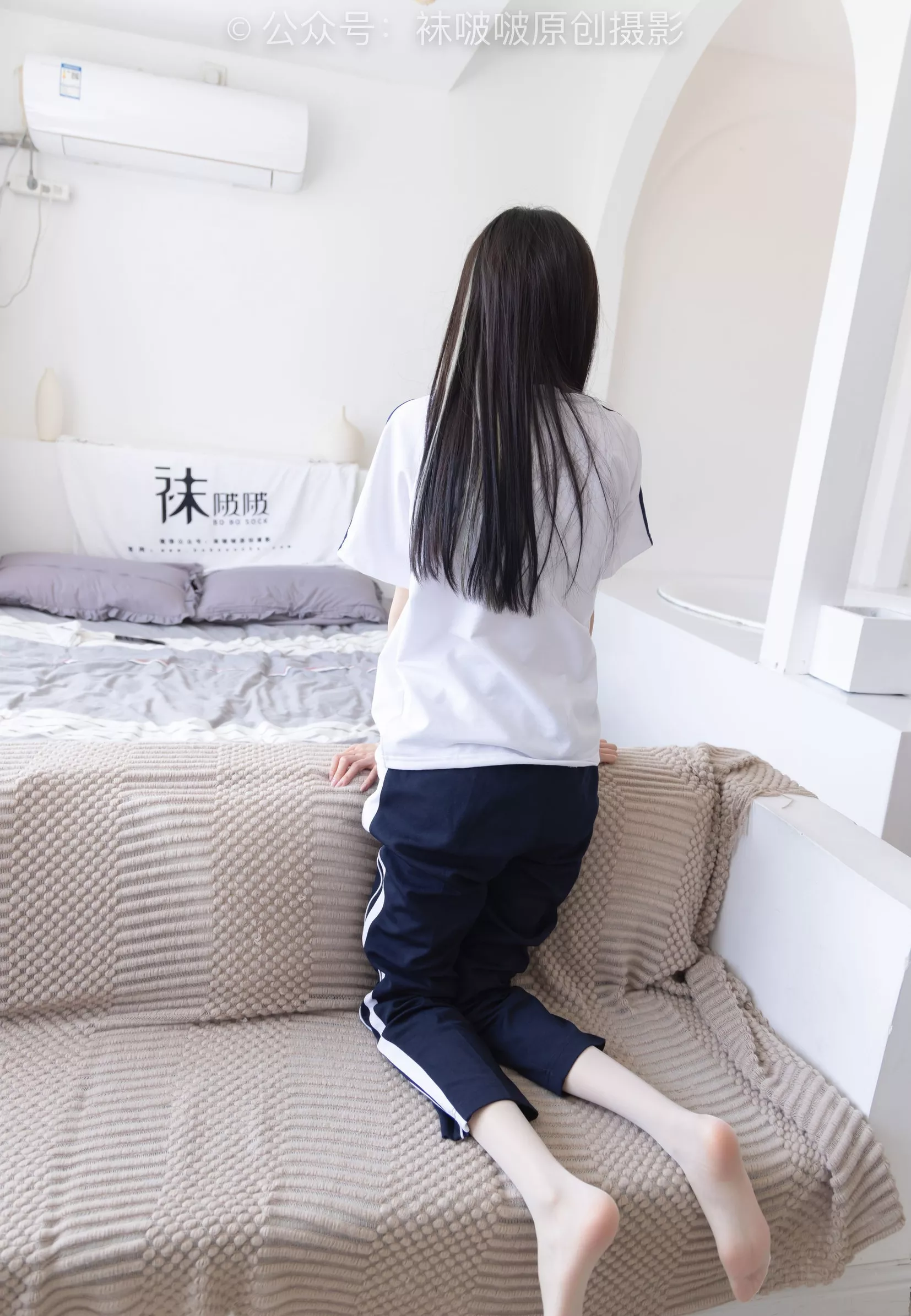 BoBoSocks袜啵啵 稚予 No.207 aj板鞋、白棉袜、油亮白丝、校服裤里丝【140P】 P.1