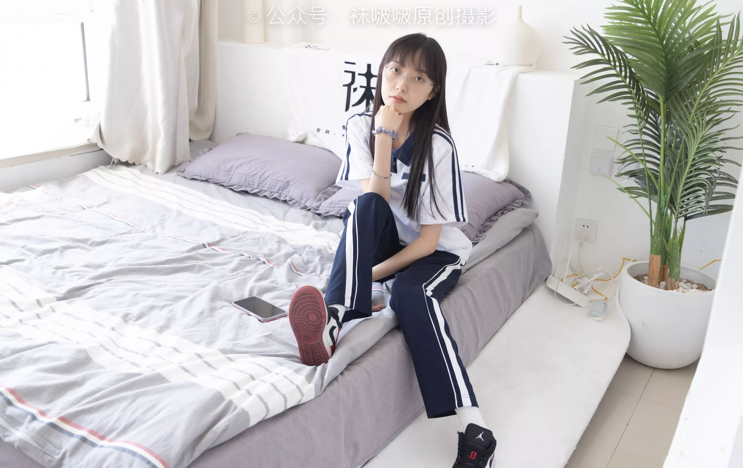 No.207 aj板鞋、白棉袜、油亮白丝、校服裤里丝【140P】 BoBoSocks袜啵啵 稚予 P.28