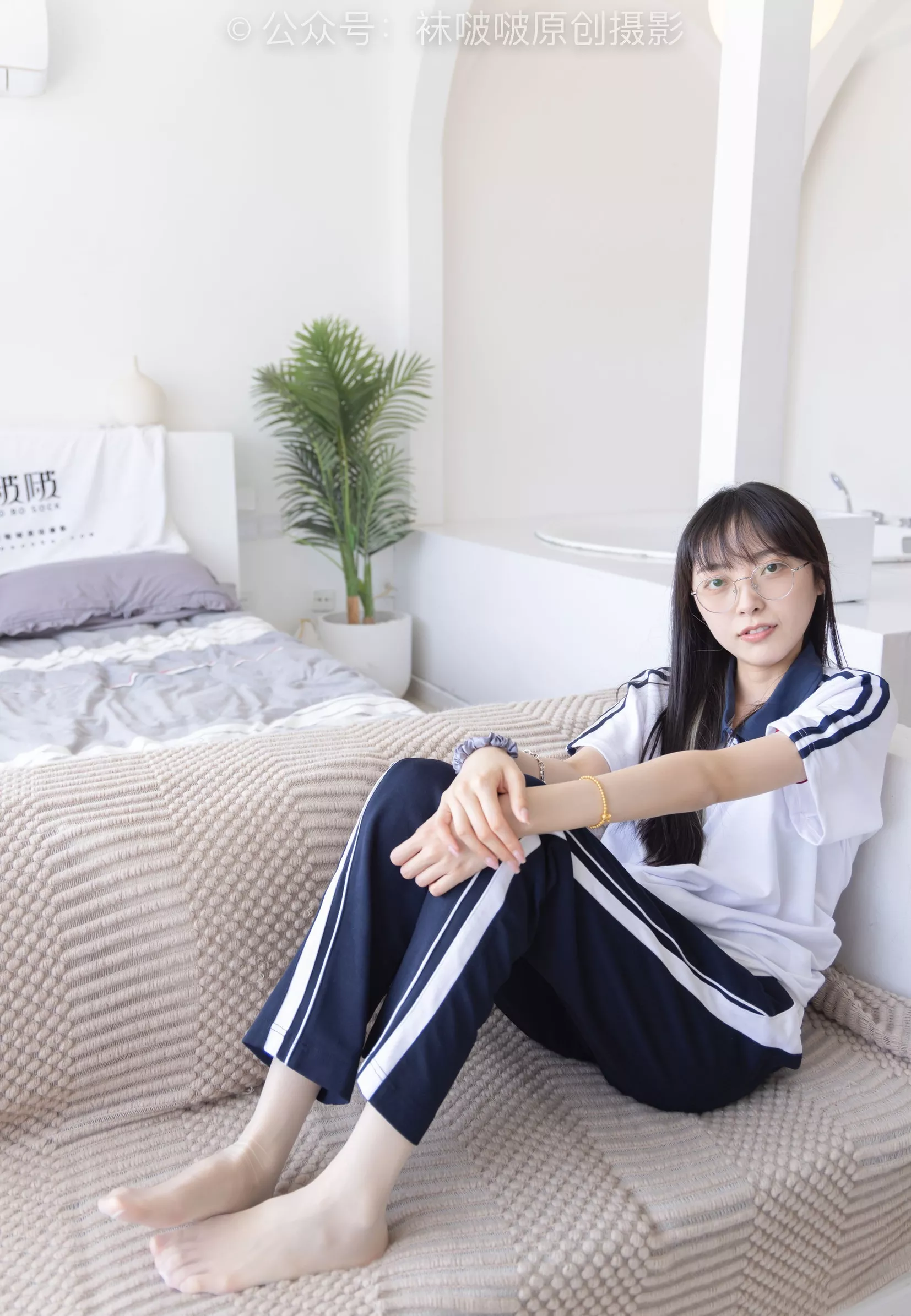 No.207 BoBoSocks袜啵啵 aj板鞋、白棉袜、油亮白丝、校服裤里丝【140P】 稚予 P.27