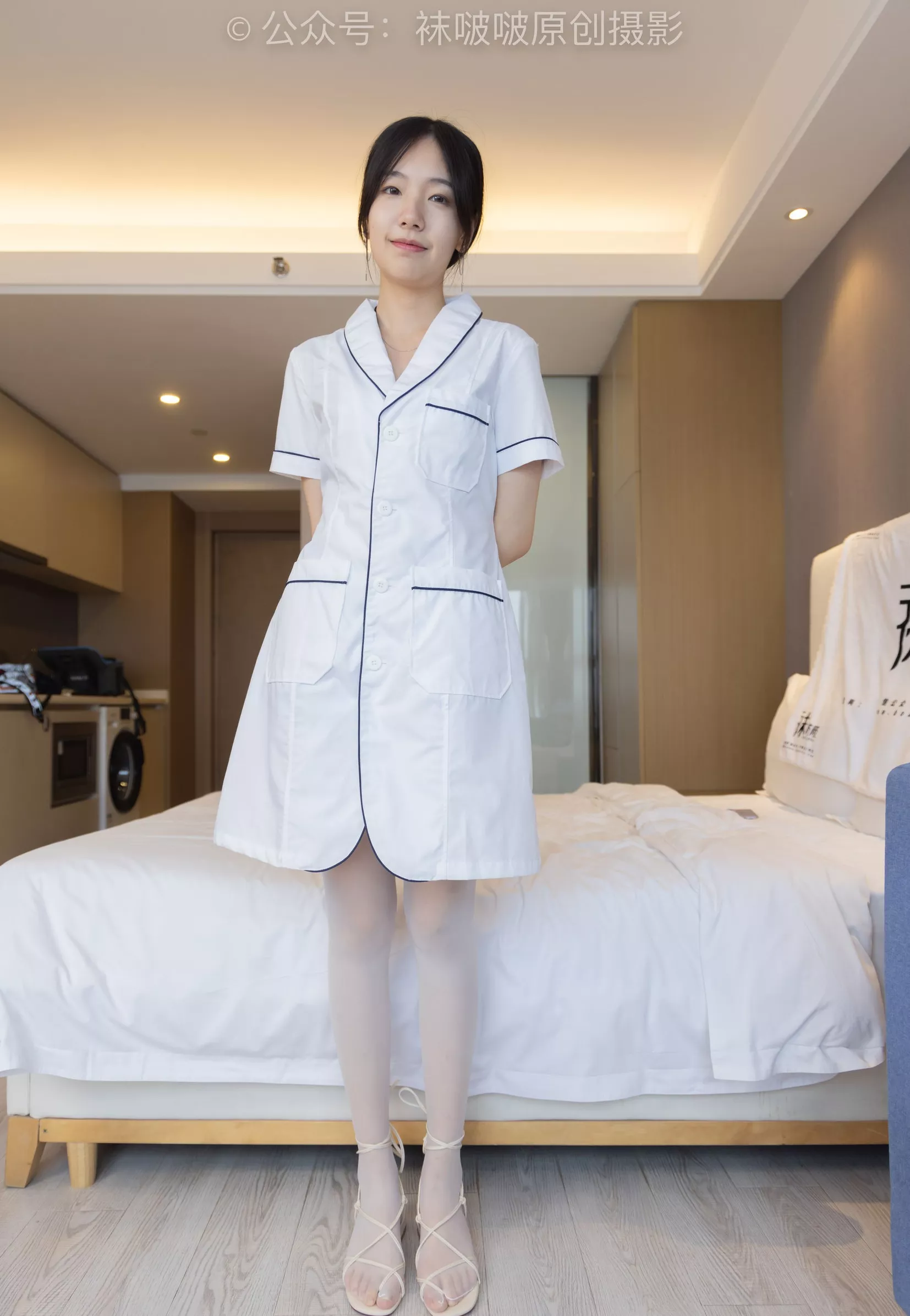 绑带凉鞋、白丝大腿袜、小护士服【142P】 BoBoSocks袜啵啵 No.206 小甜豆 P.3
