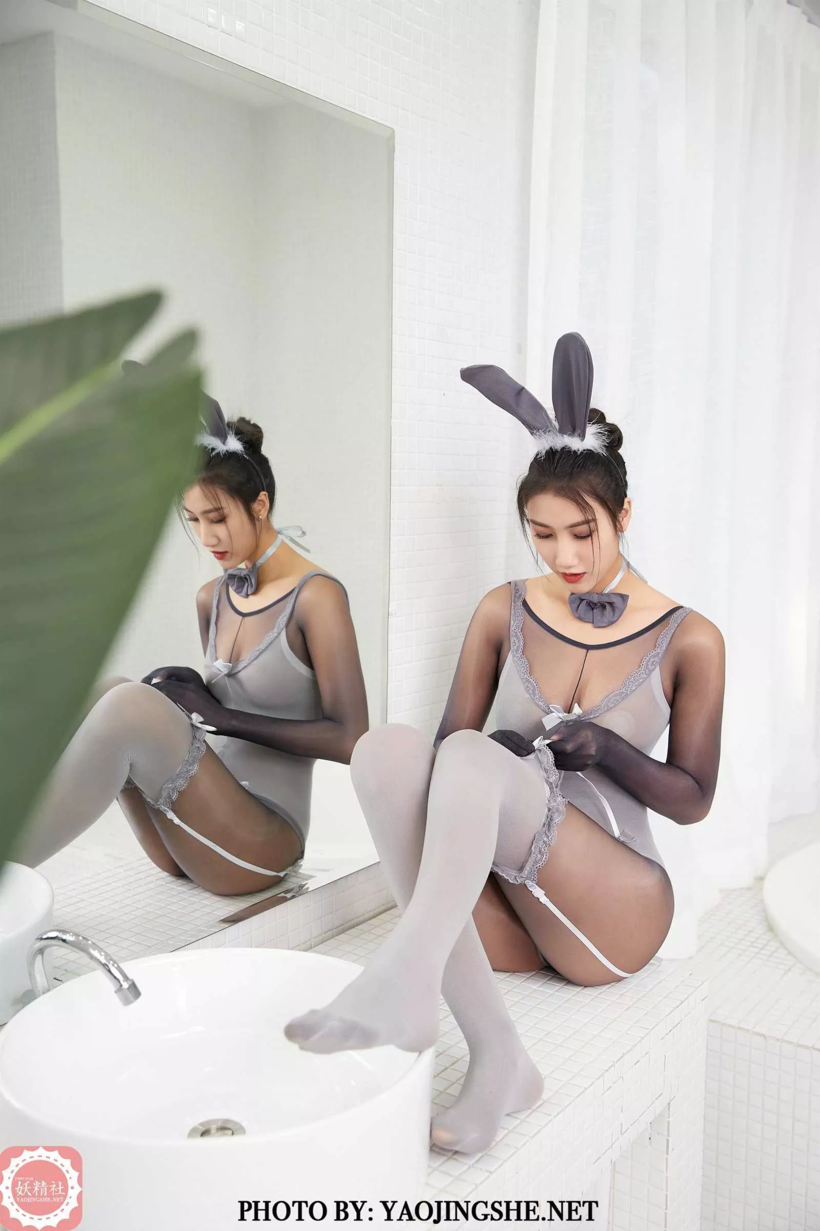 思文《浴室宝宝》 蜜丝 妖精社 丝袜写真 P.10