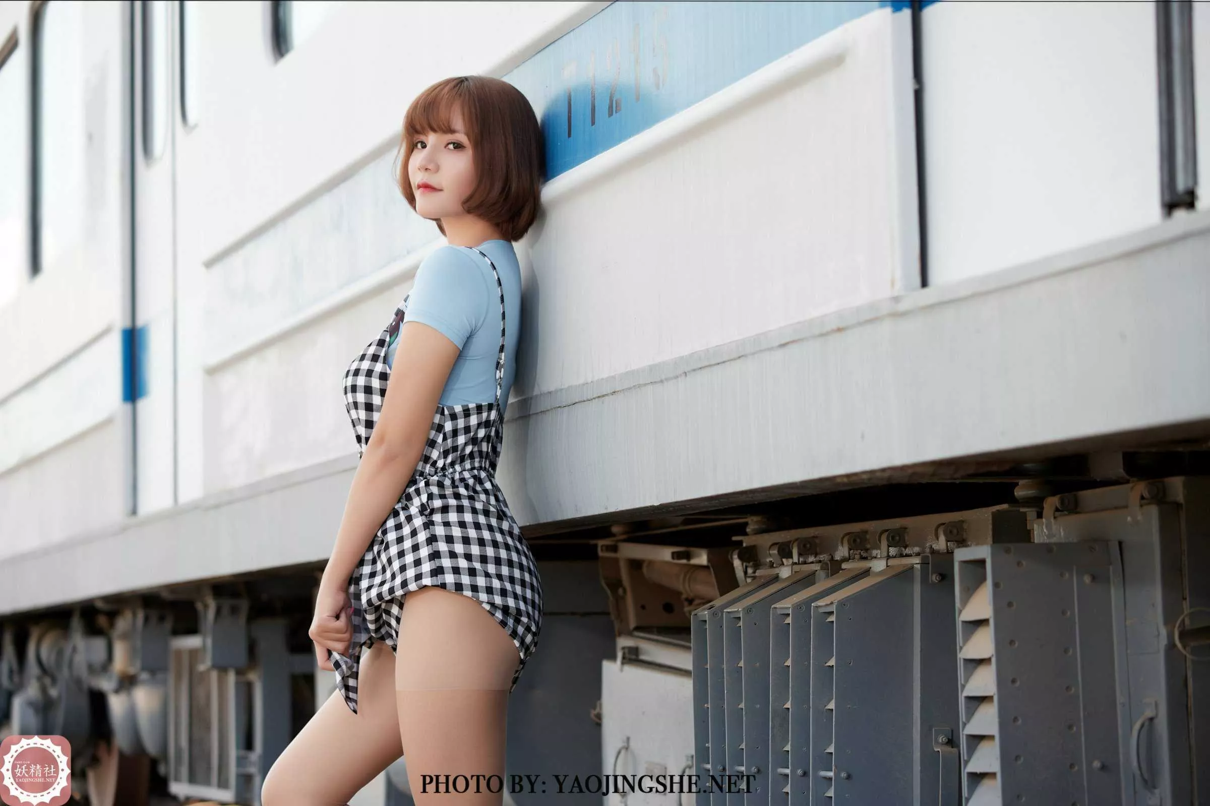 丝袜写真 蜜丝 妖精社 唐飞飞《丝之年代》 P.3