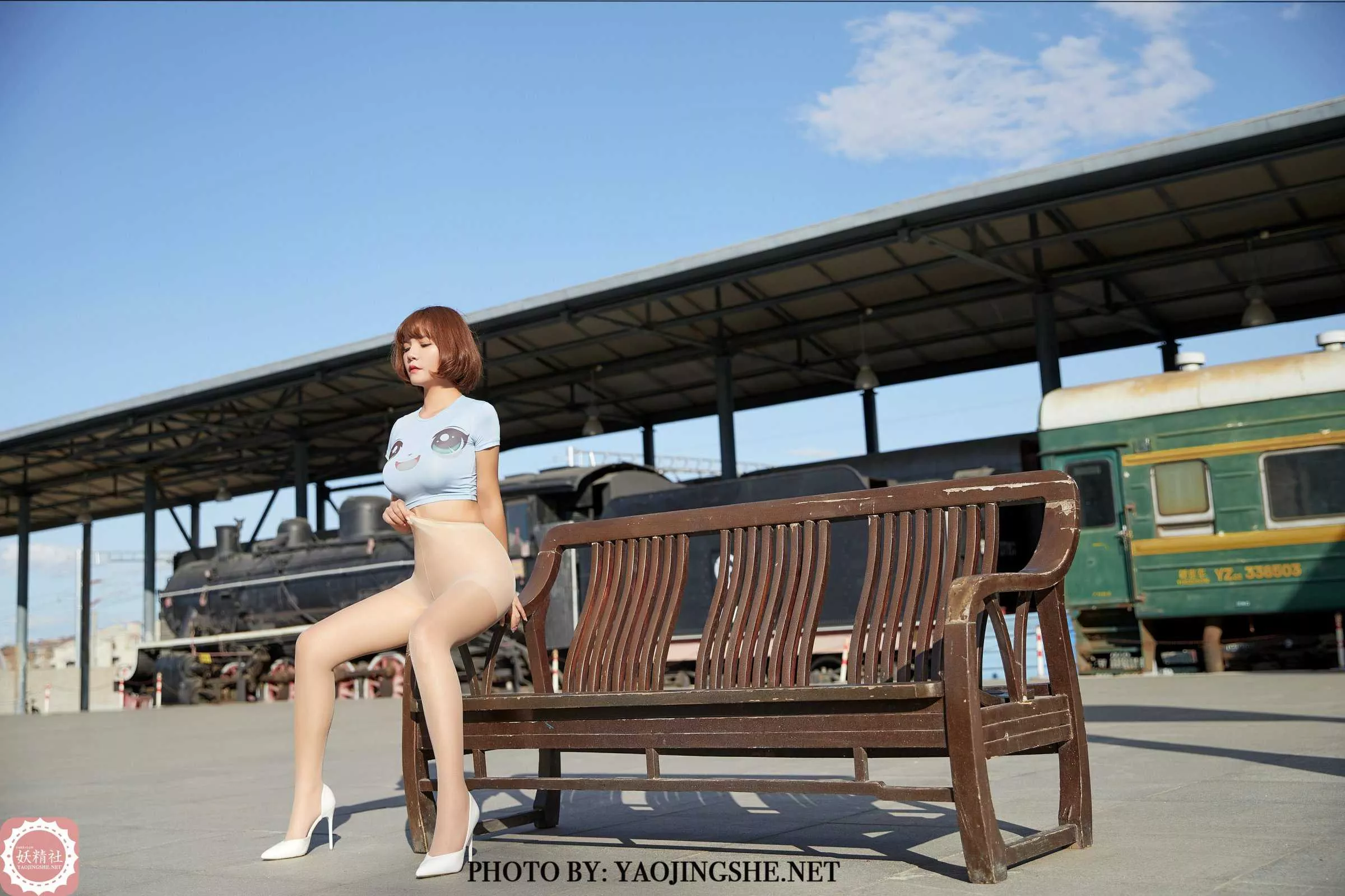妖精社 唐飞飞《丝之年代》 蜜丝 丝袜写真 P.13