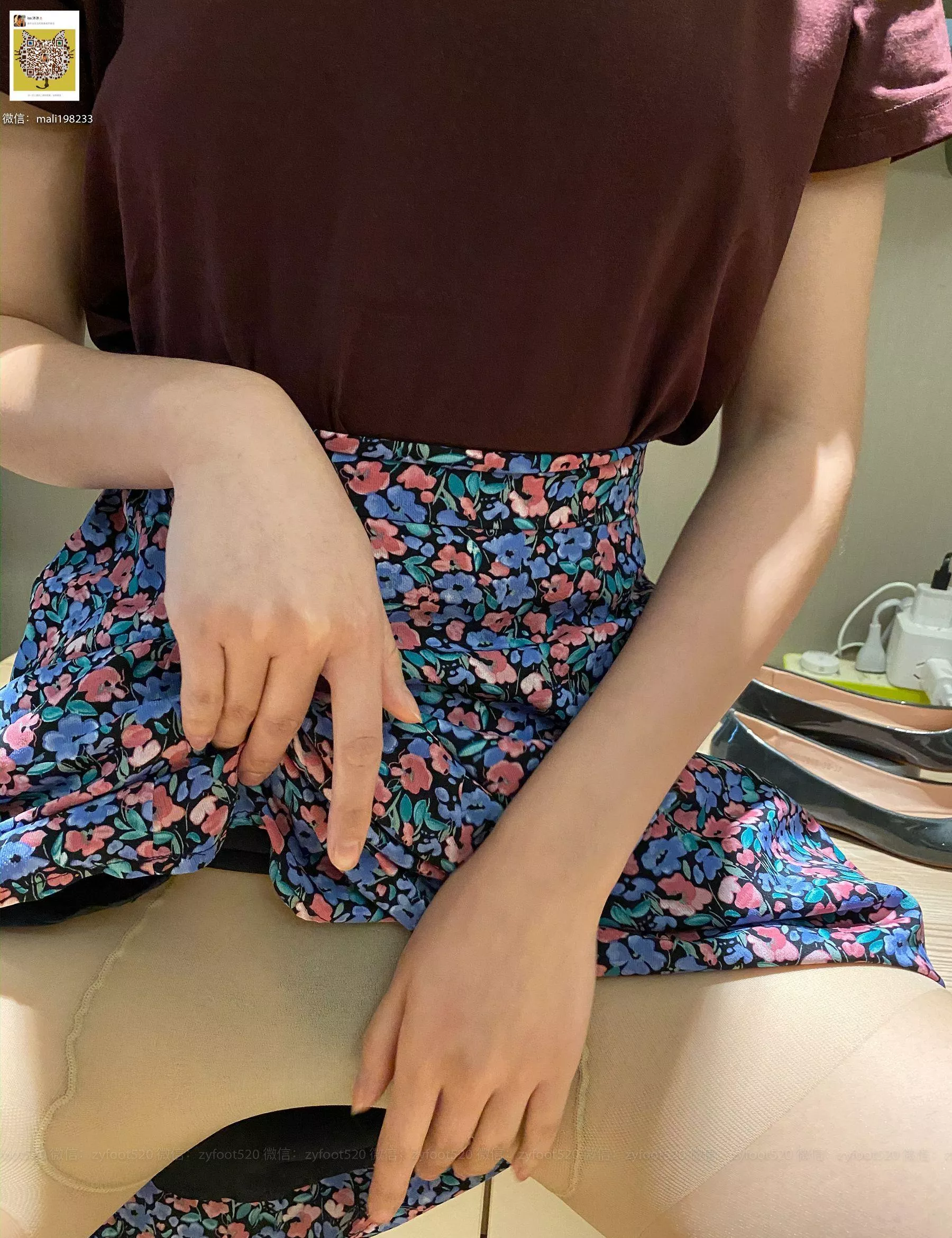 No.26 【ISS系列】 丝袜美腿写真 暖暖 P.1
