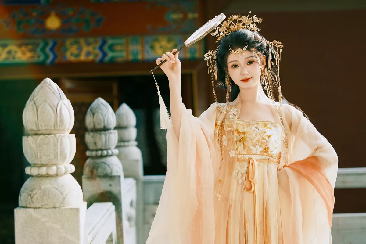 Yue YiTuYu艺图语 Li No.8002 P.1