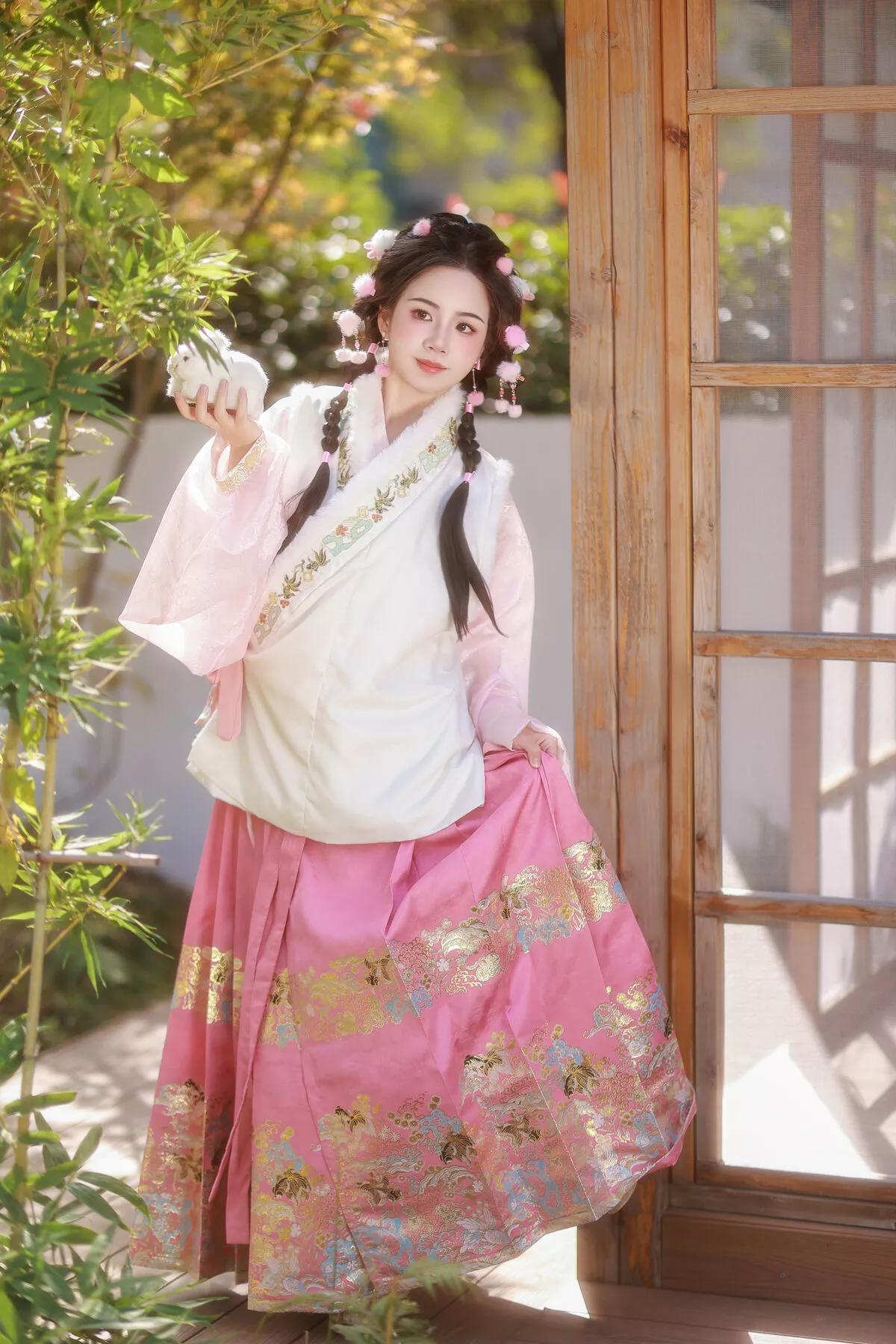Tong Du No.8045 YiTuYu艺图语 Xue Xiao P.3