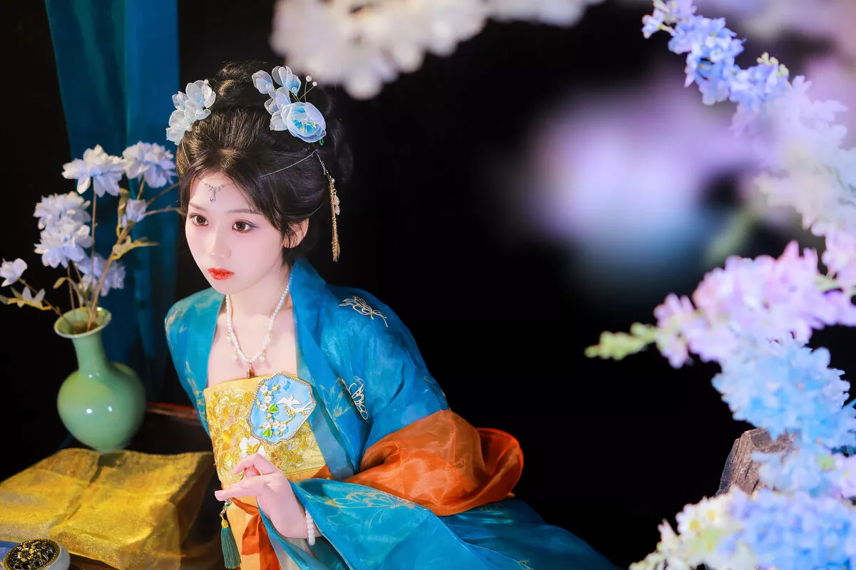 YiTuYu艺图语 周周Ay No.8104 P.3