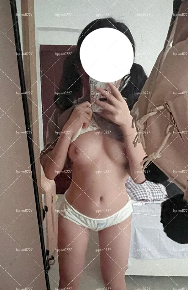 推特美女这不是小浅么+小千私拍尺度合集 P.4