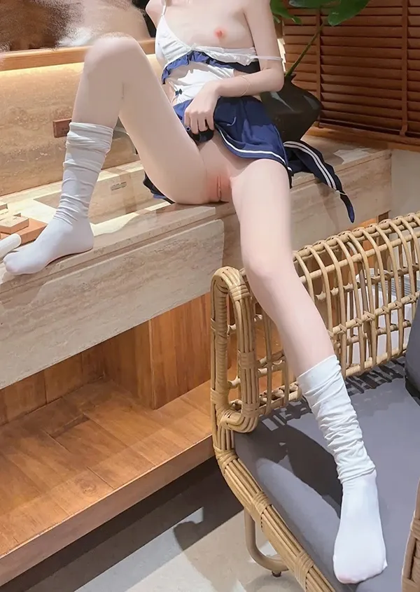 推特美女小月喵qqcattt1私拍粉嫩尺度图集2 全集修正 P.18