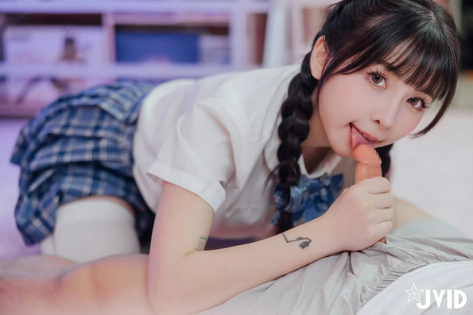 JVID Tiny性感娃娃送到你家了 P.1