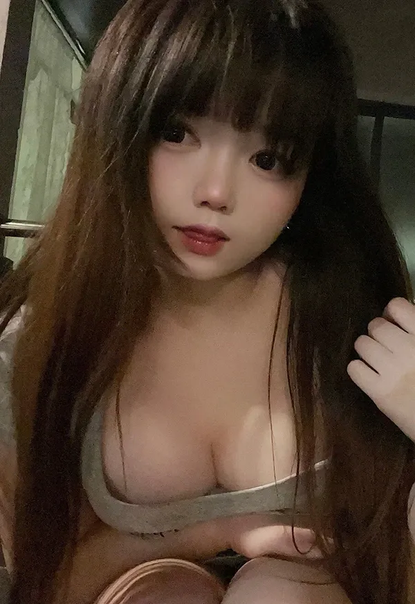 肥美肉肉小师妹+馨馨丰满肉感人体尺度合集 P.2