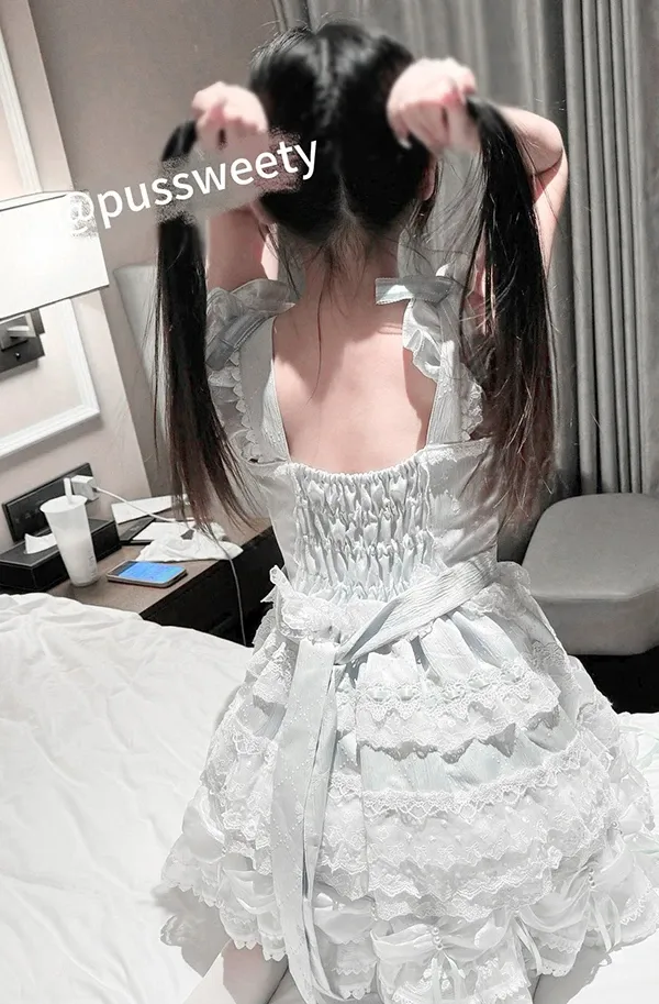 双马尾美女hhpussweety_居家私拍图集 P.1