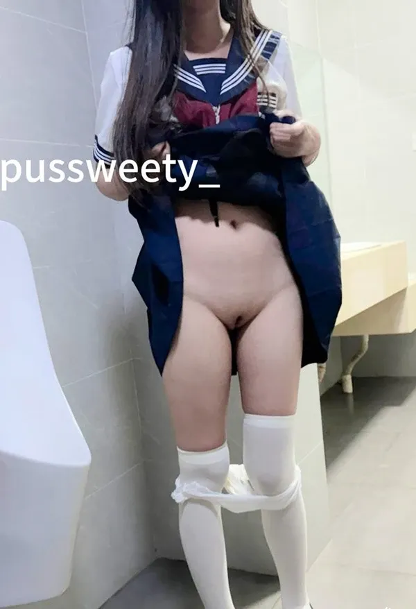 双马尾美女hhpussweety_居家私拍图集 P.4