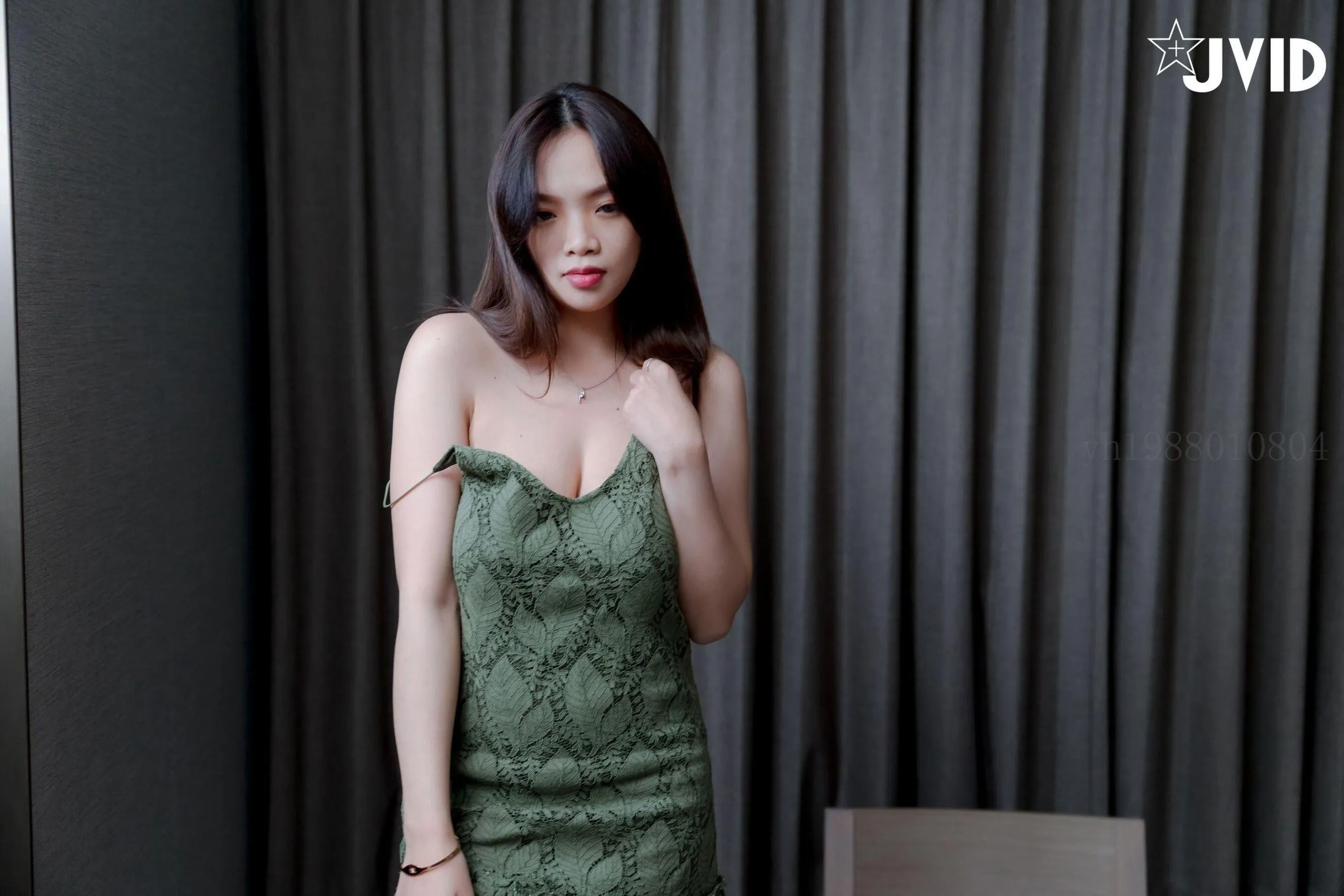 尤物丧志 与女房东约会换房租 JVID P.3
