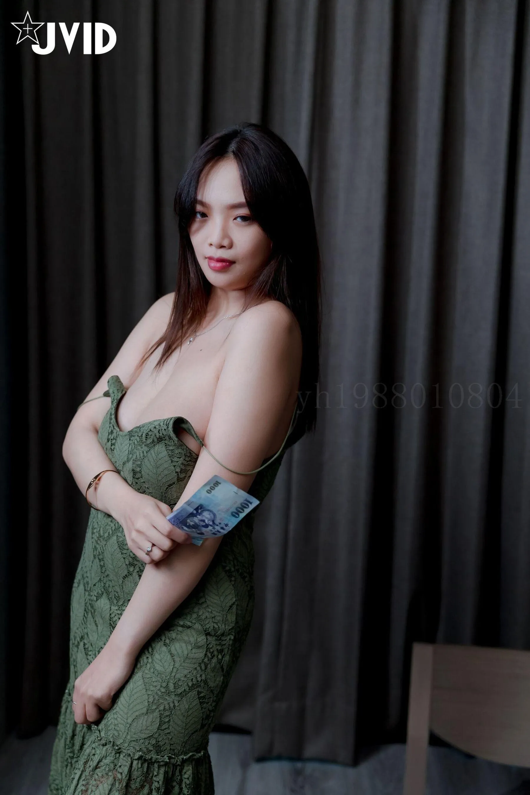 JVID 与女房东约会换房租 尤物丧志 P.5