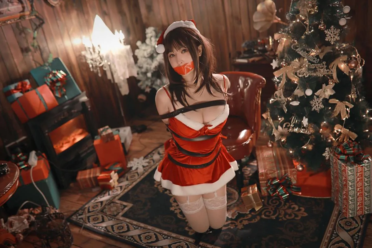 小容仔咕咕咕w 【Cosplay】 圣诞礼物×捆绑 P.2